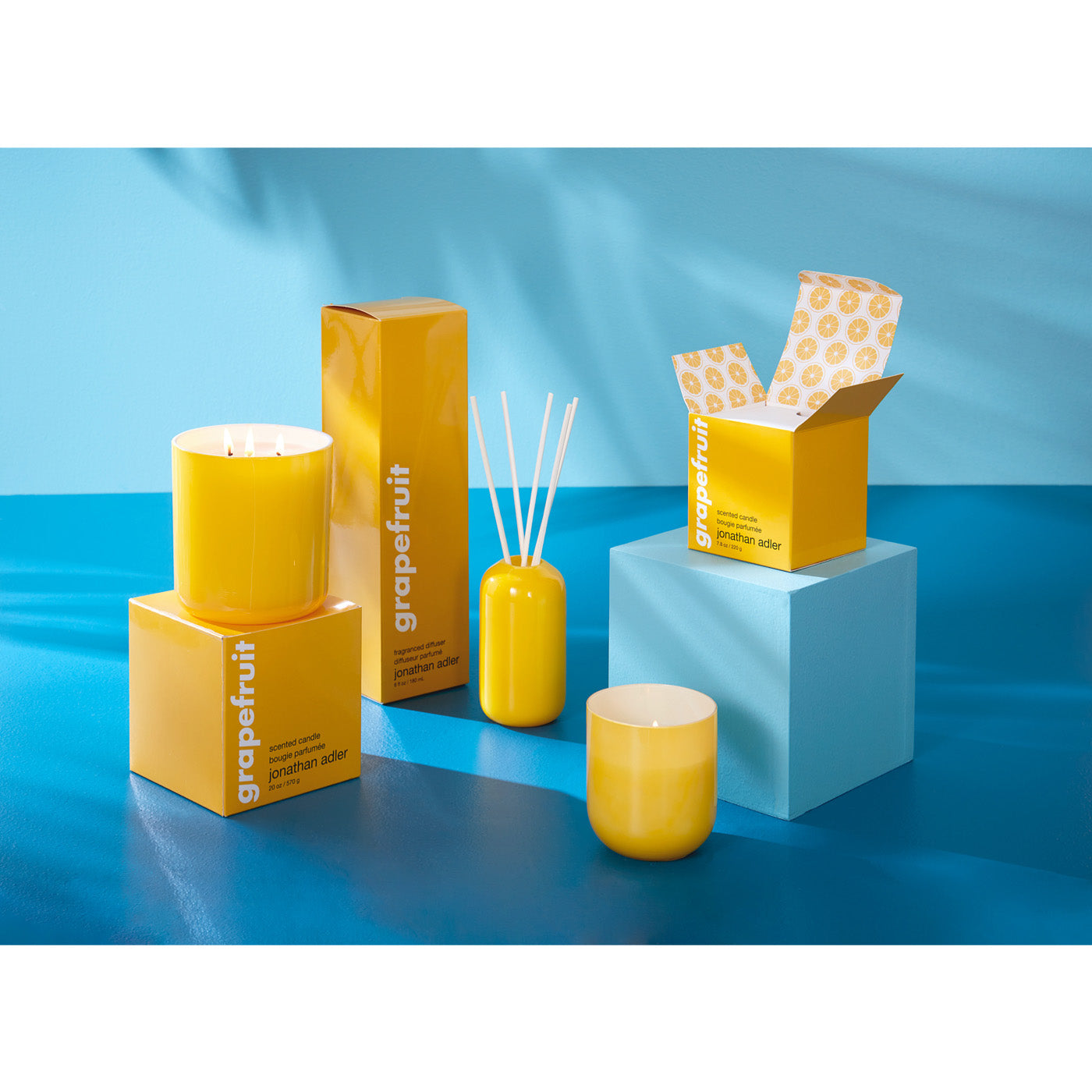 Refreshing Grapefruit Scented Candle - Natural Soy Wax Aromatherapy Candle for Home, Office & Relaxation - Perfect for Stress Relief & Mood Boosting
