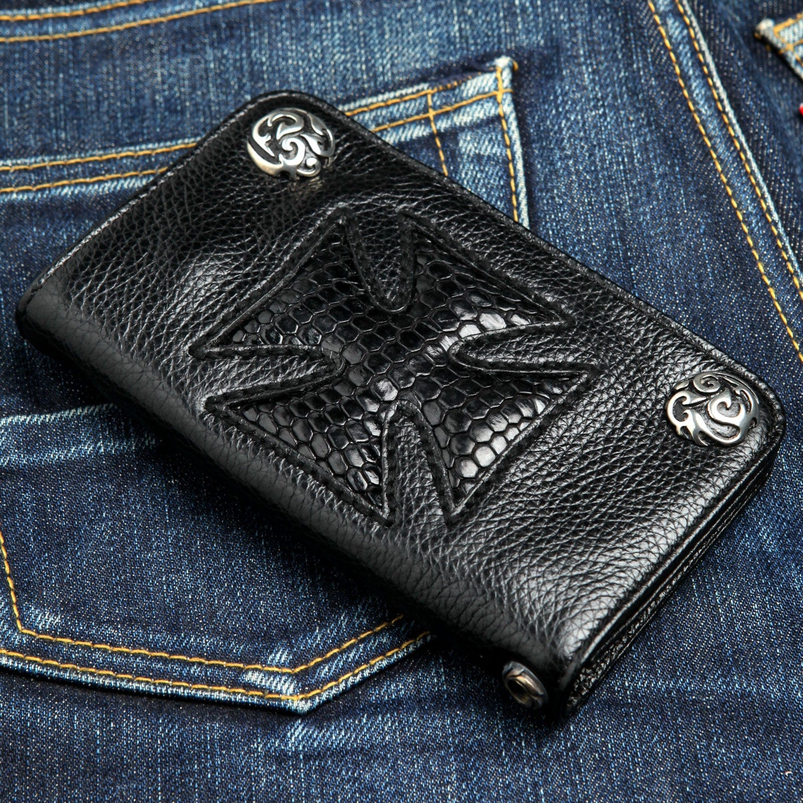 Genuine Leather Biker Chain Wallet for Men - Stylish Crossbody Wallet with Metal Chain - Perfect for Motorcycle Riders, Bikers, and Everyday Use