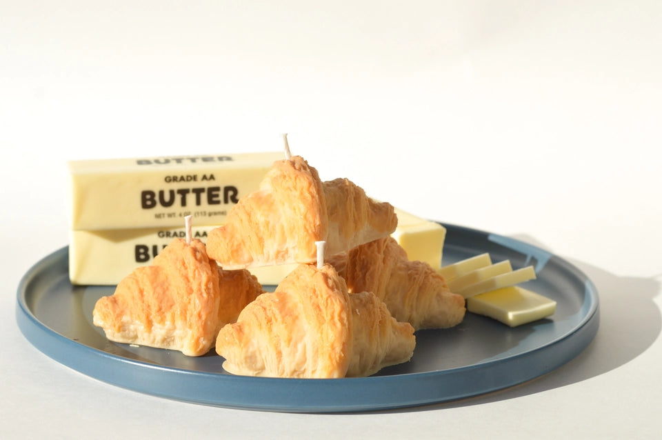 Handmade Croissant Candle - French Bakery Scented Soy Wax Candle for Home Decor, Romantic Dinner & Cozy Atmosphere
