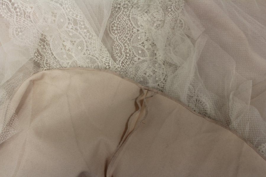 Sottero and Midgley Olson Sample Wedding Gown - Elegant Lace Bridal Dress for Bride, Perfect for Church Ceremony & Outdoor Wedding Photography