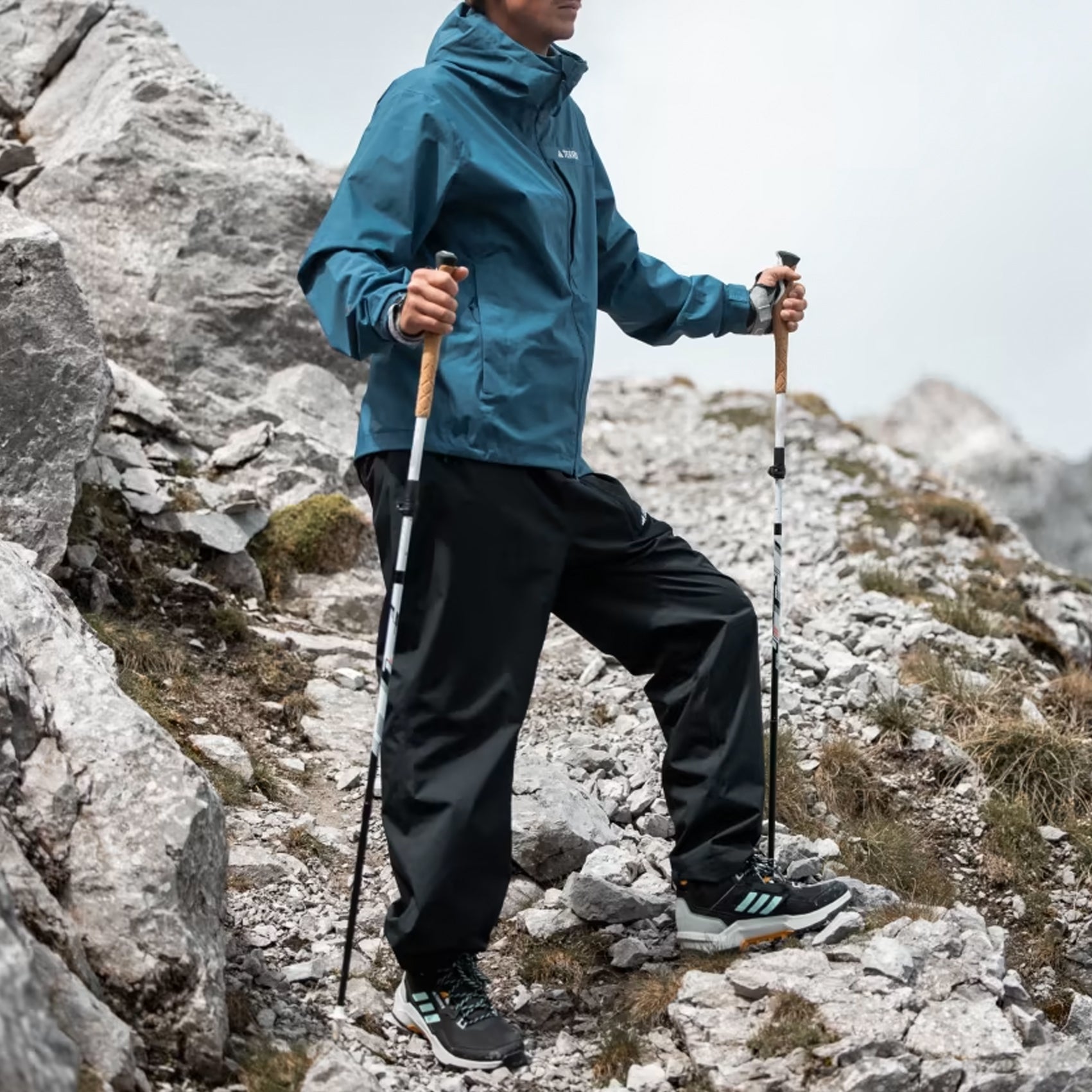 **Men's adidas Terrex Multi Rain Ready 2.5 Layer Waterproof Jacket – Lightweight & Breathable for Hiking, Camping & Outdoor Adventures**