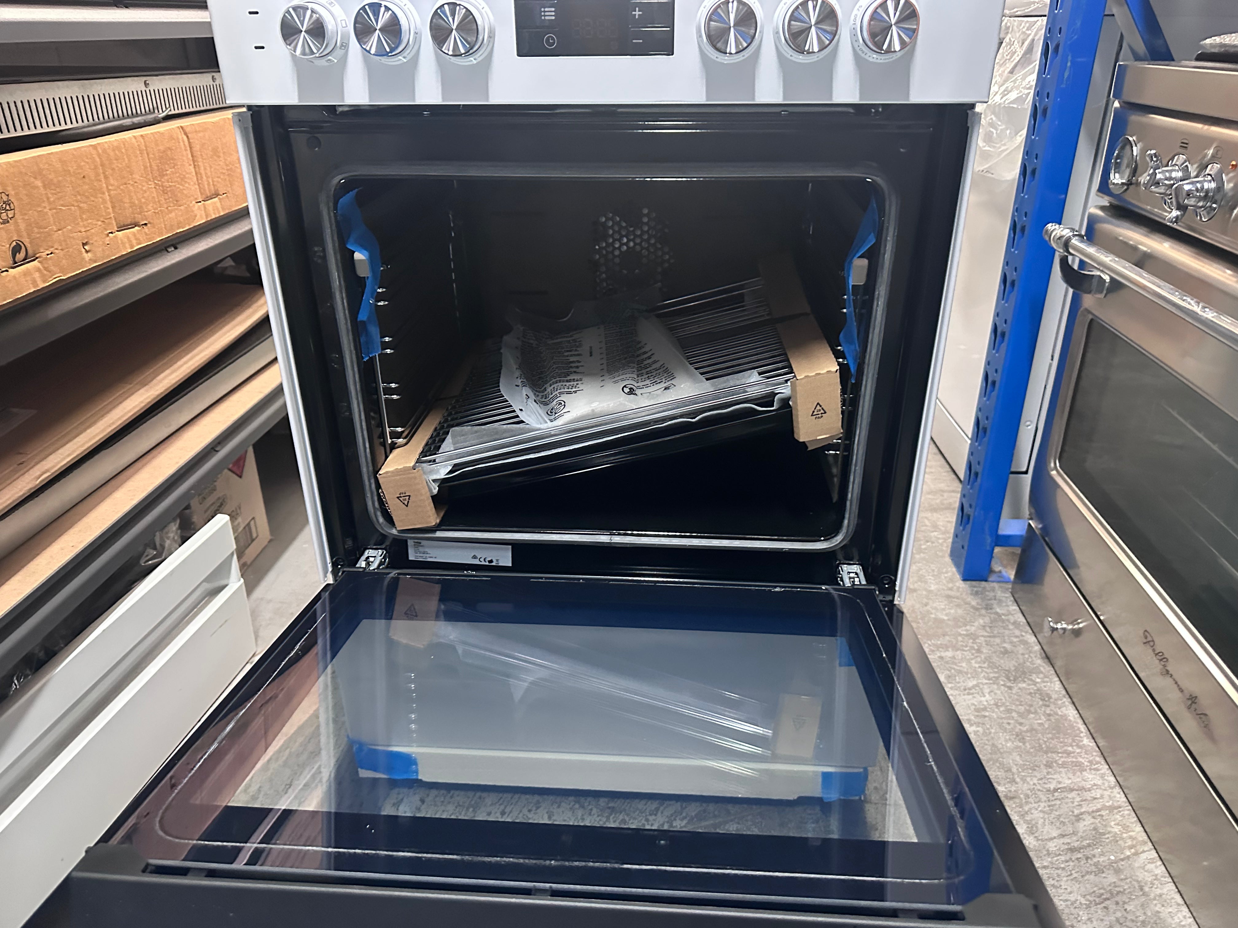 Beko 60cm Electric Freestanding Oven Stove - Factory Second | Energy Efficient Built-In Kitchen Appliance for Baking, Roasting & Cooking | Perfect for Home Chefs & Small Kitchens