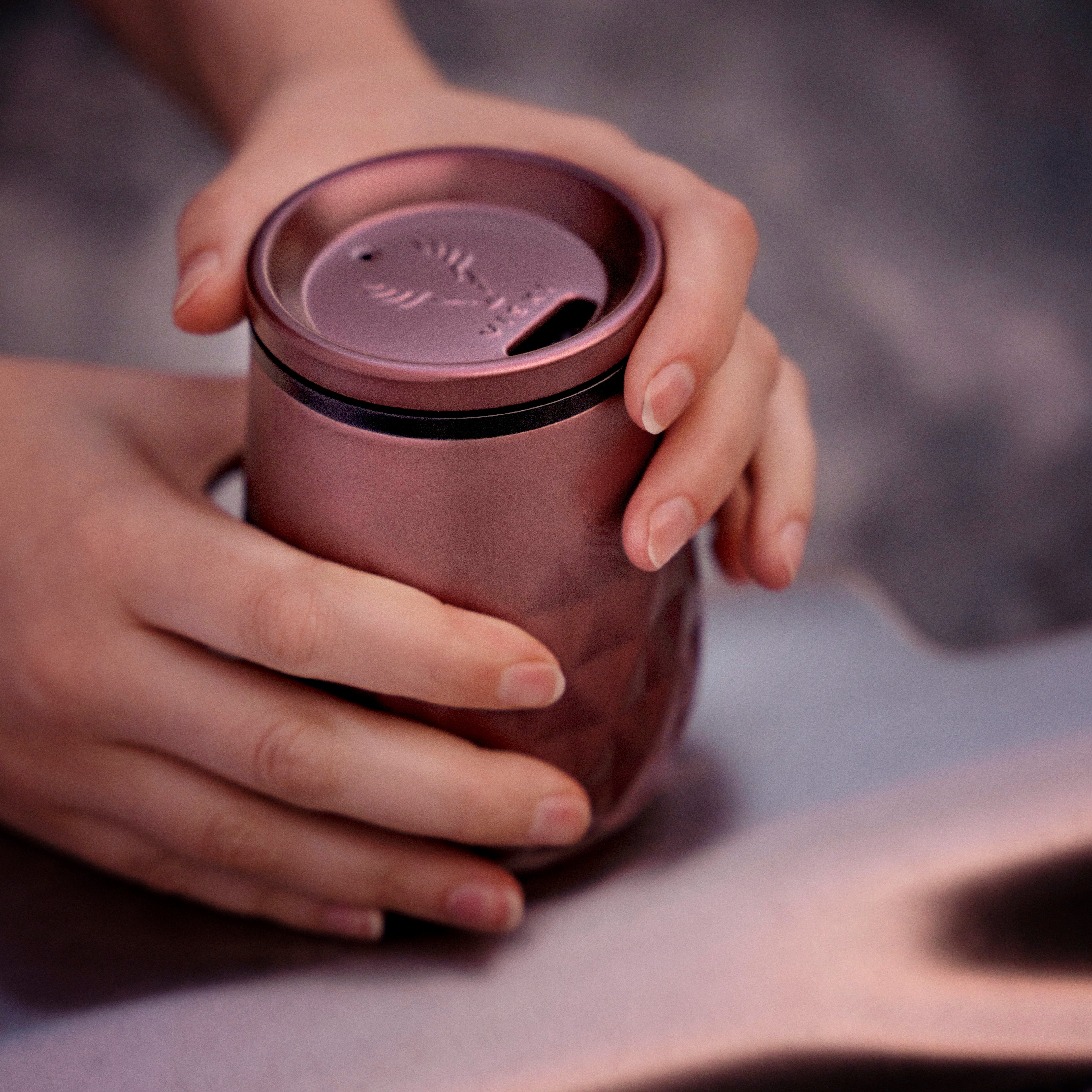 Vintage Rose Stainless Steel Wine Tumbler - 20oz Insulated Wine Cup with Lid & Straw, Perfect for Outdoor Picnics, Beach Parties & Home Entertaining