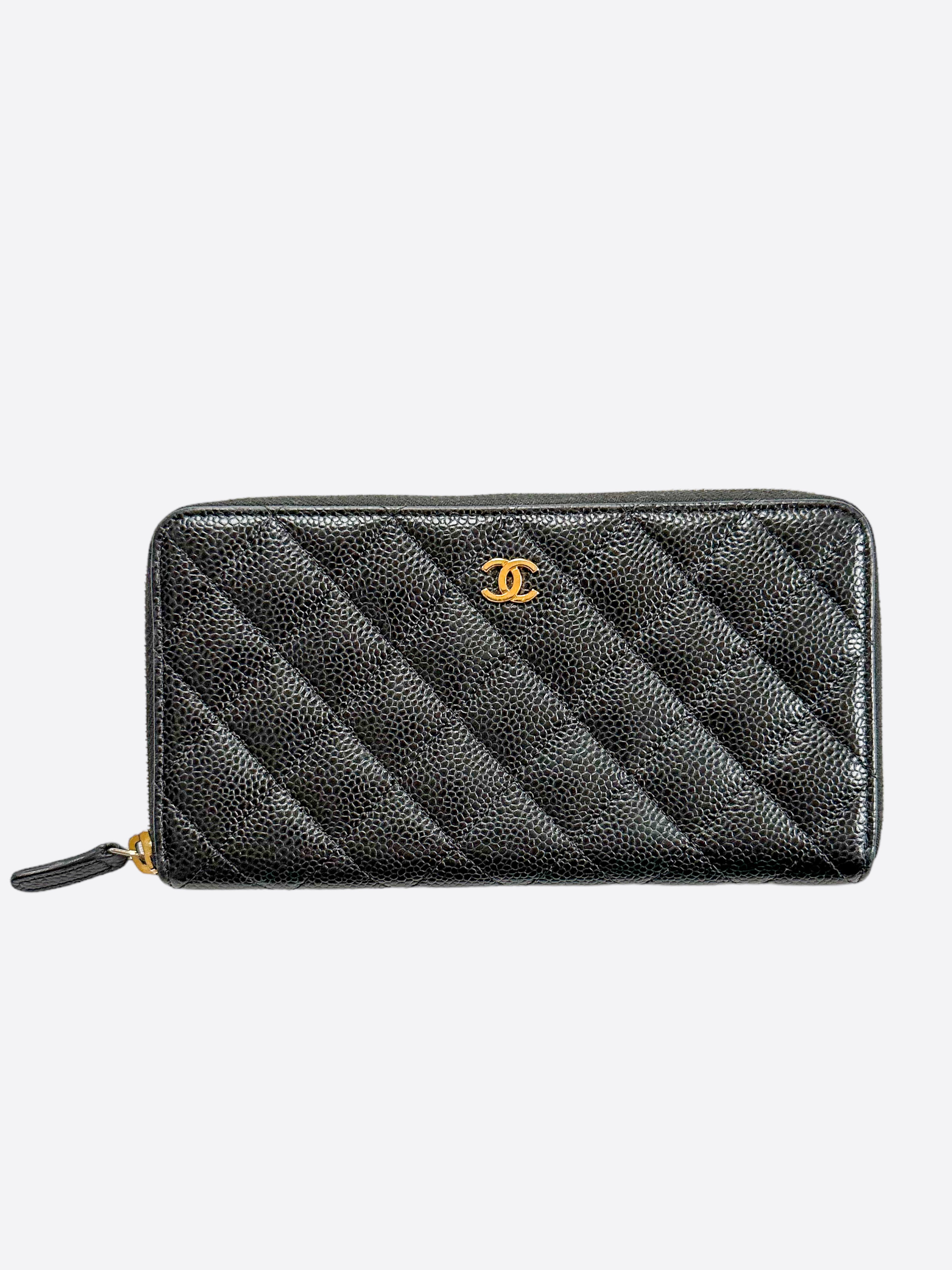 Chanel Black Quilted Large Gusset Wallet - Luxury Designer Womens Handbag Organizer for Everyday Use & Travel Accessories