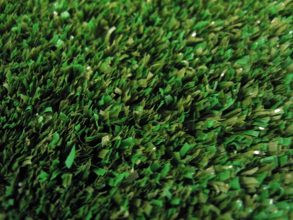 Koeckritz 9' x 6' Indoor Outdoor Artificial Grass Rug - Soft Synthetic Turf Carpet for Backyard, Patio, Deck & Play Area - Perfect for Home Decor, Landscaping & Kids Play Space