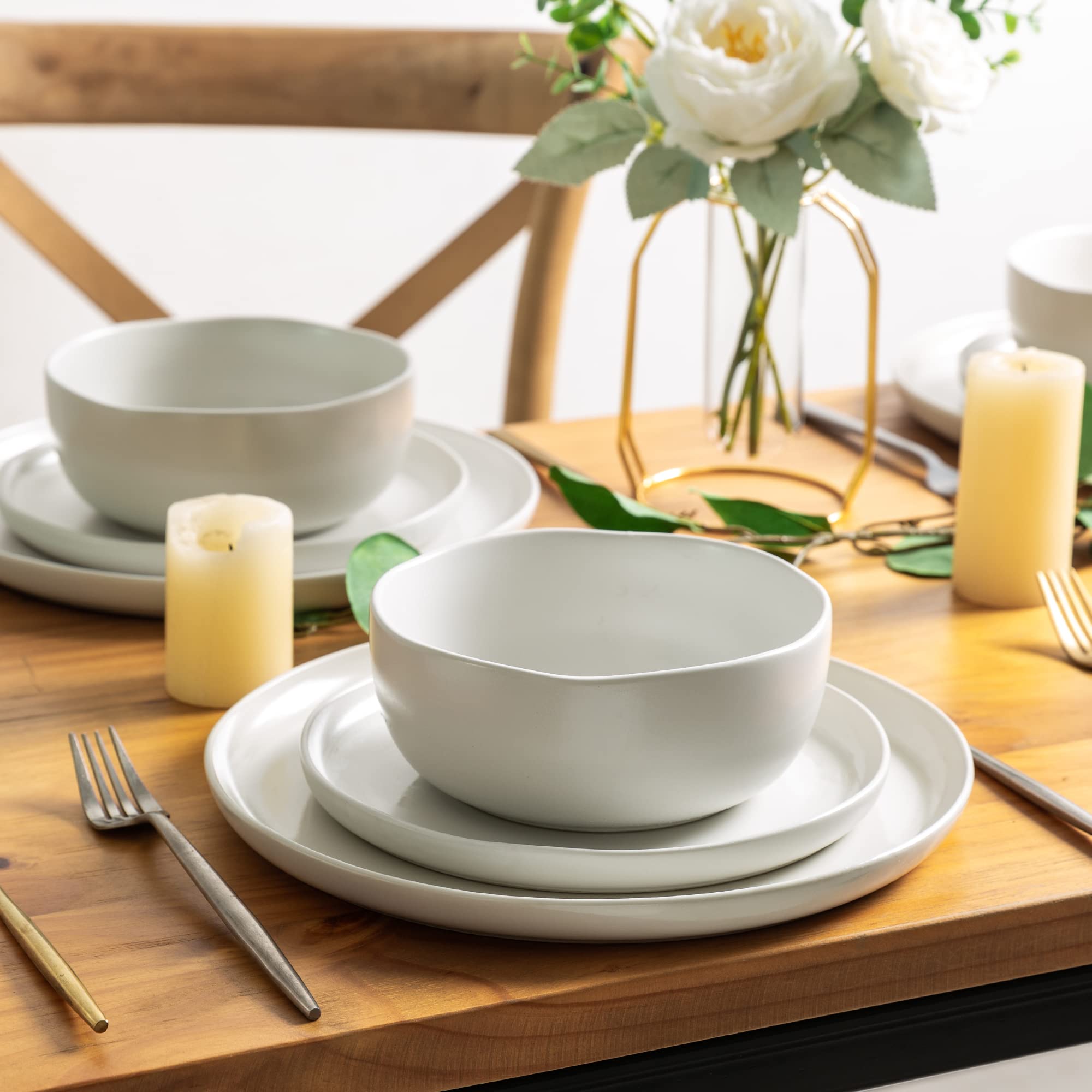 AmorArc 24-Piece Ceramic Dinnerware Set - Wavy Rim Stoneware Plates & Bowls, Chip & Crack Resistant | Dishwasher, Microwave & Oven Safe | Service for 8 | Perfect for Family Dinners, Entertaining Guests & Everyday Use