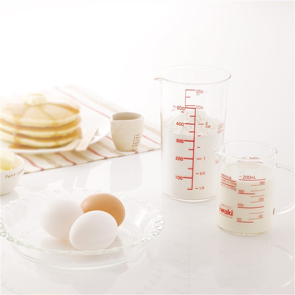 Iwaki Heat Resistant Glass Measuring Cup - 16oz/500ml, Microwave & Oven Safe, Clear Measurement Markings for Baking, Cooking, Mixing & Lab Use