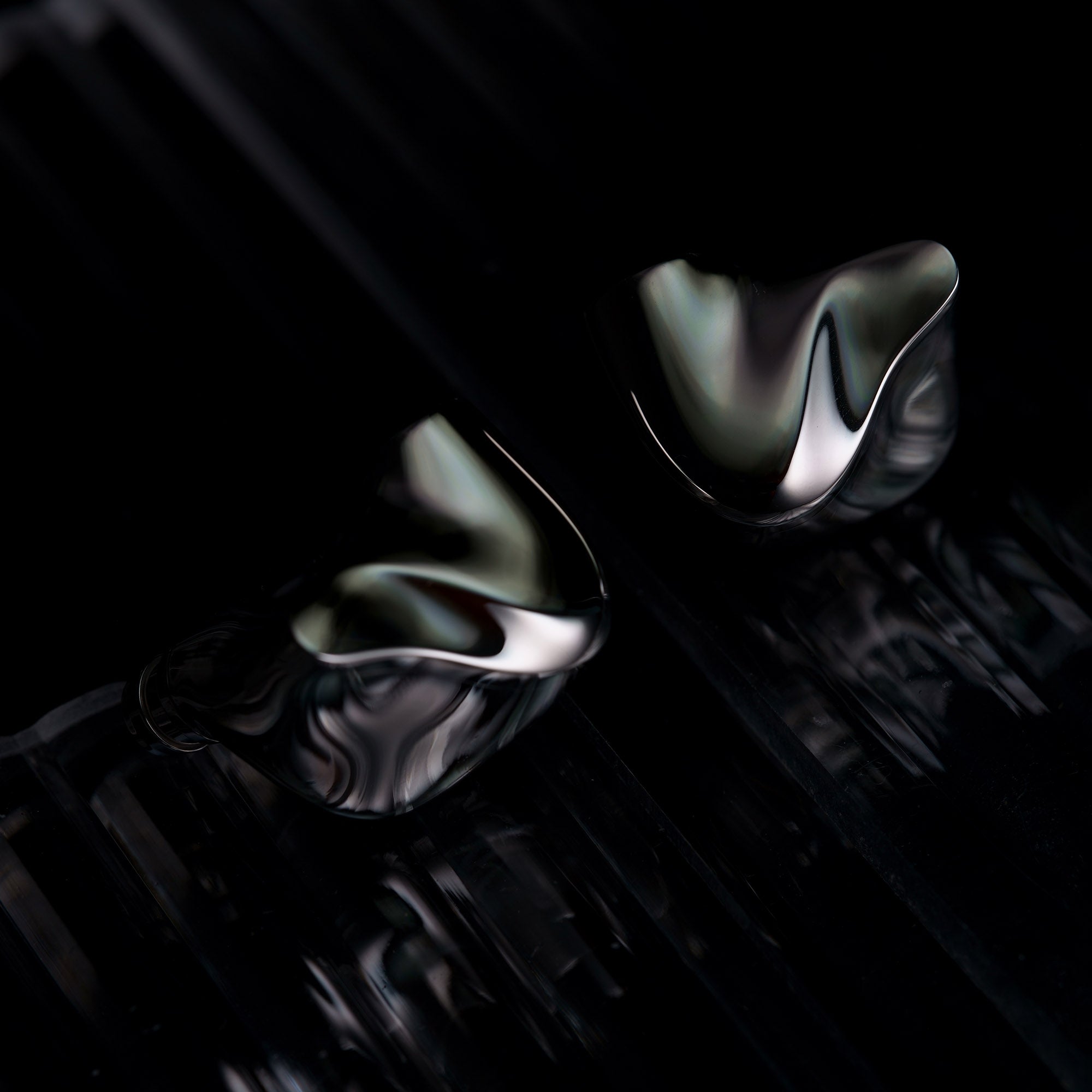 DUNU Glacier High-Fidelity In-Ear Monitors with Detachable Cable - Professional Sound for Audiophiles, Musicians & Studio Use - Perfect for Travel, Commuting & Gaming