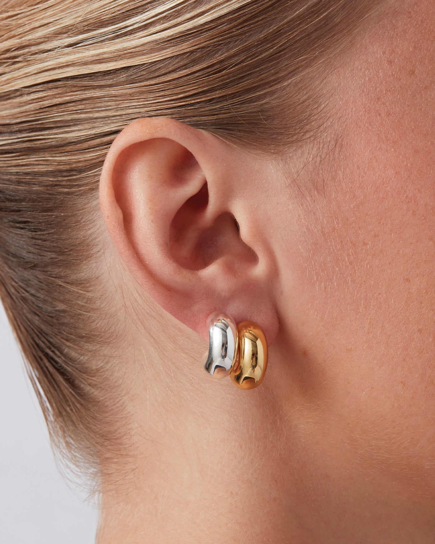 Tome Hoops Small - Stylish and Comfortable Women's Hoop Earrings for Everyday Wear | Perfect for Casual Outfits, Office, and Date Nights