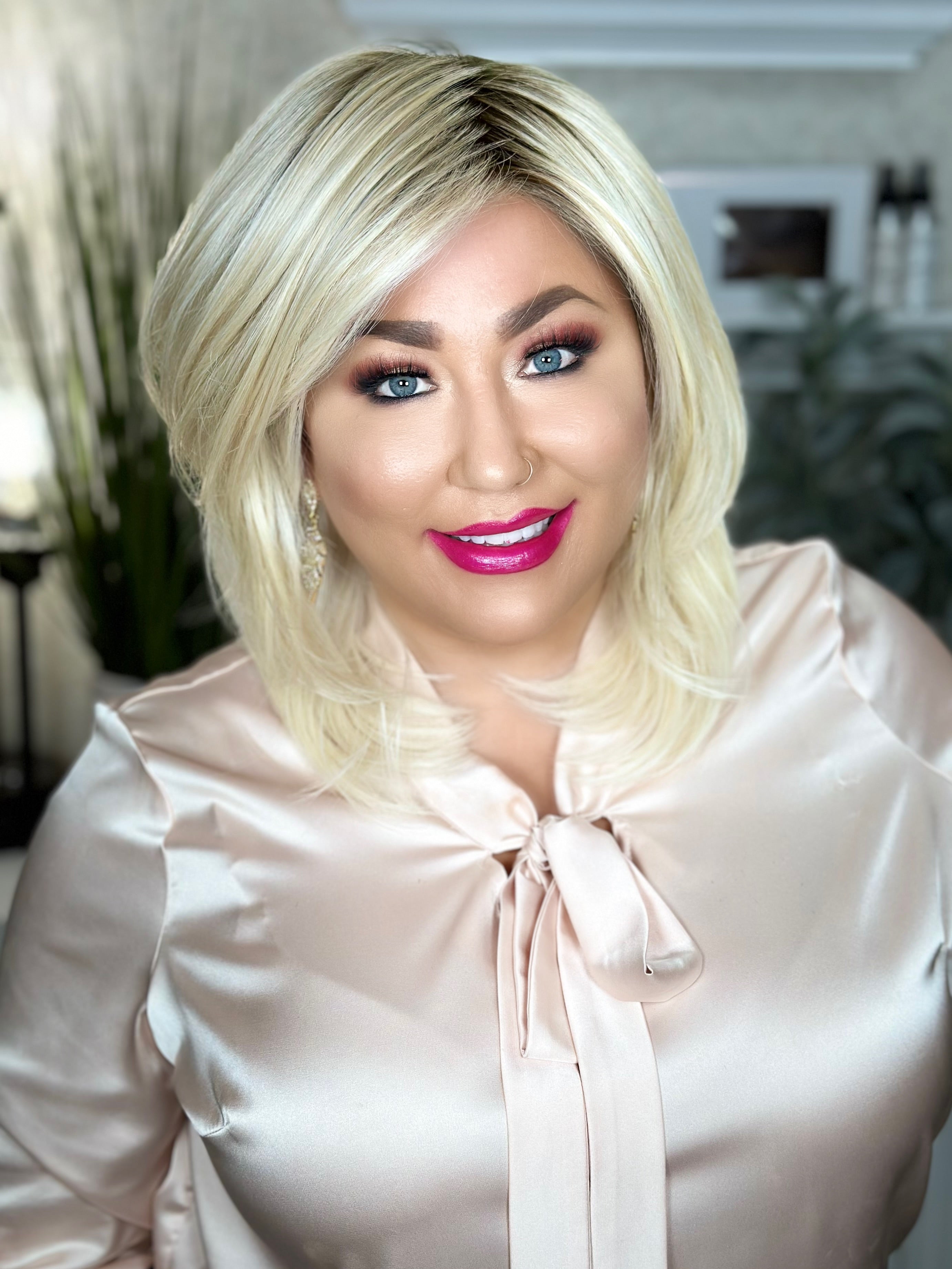 ELEGANCE AWAITS Hollywood Blonde Wig - Premium Synthetic Hair for Cosplay, Costume Parties & Special Events