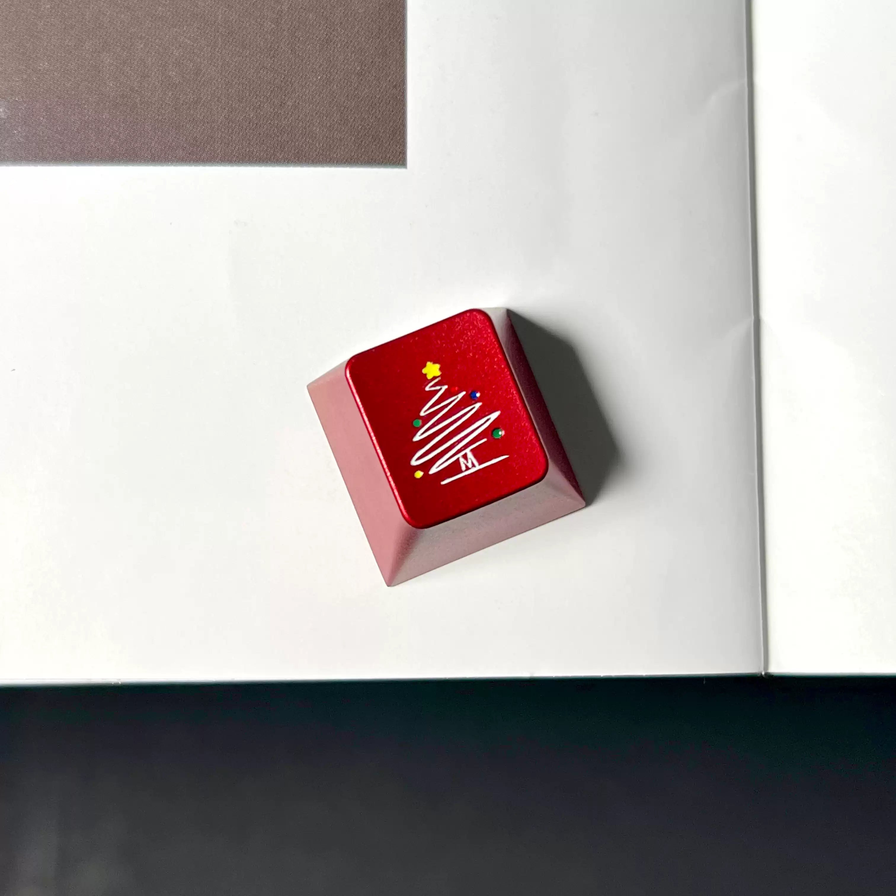 Custom Christmas Tree Shaped Aluminum Alloy Anode Keycaps - CNC Machined ESC Keycaps for Mechanical Keyboards, Perfect for Holiday Gaming & Typing Gifts