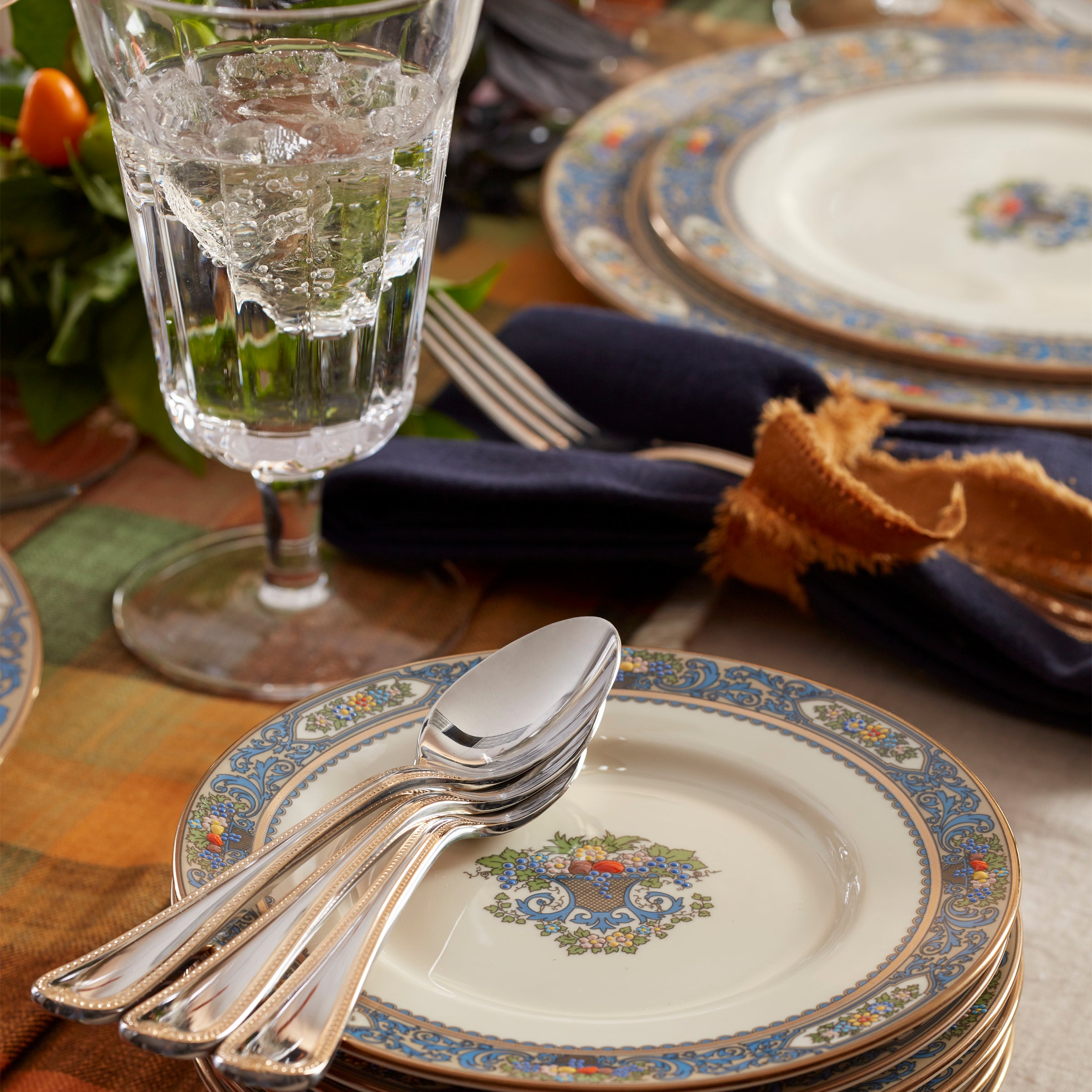 Elegant Autumn Salad Plate Set - Durable Ceramic Dinnerware for Fall Gatherings & Thanksgiving Dinner Decor