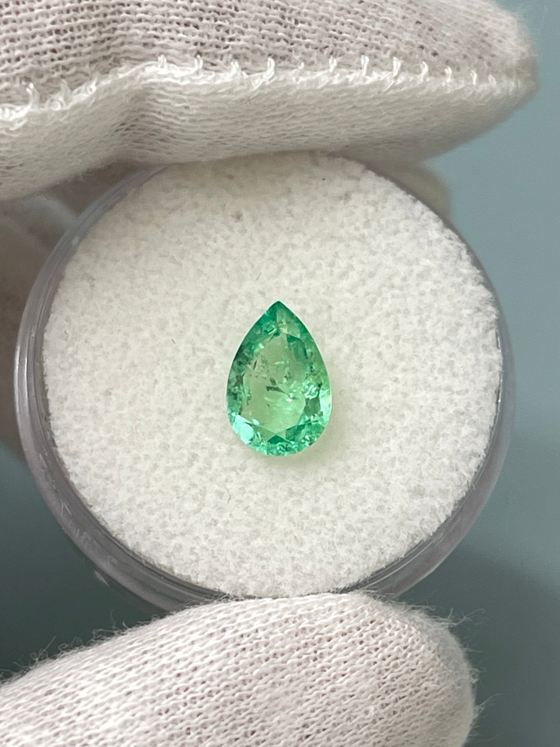1.07 Carat 9x6mm Light Yellowish Green Natural Colombian Emerald Pear Cut Loose Gemstone for Pendant Jewelry - Perfect for Engagement Rings, Necklaces & Custom Designs