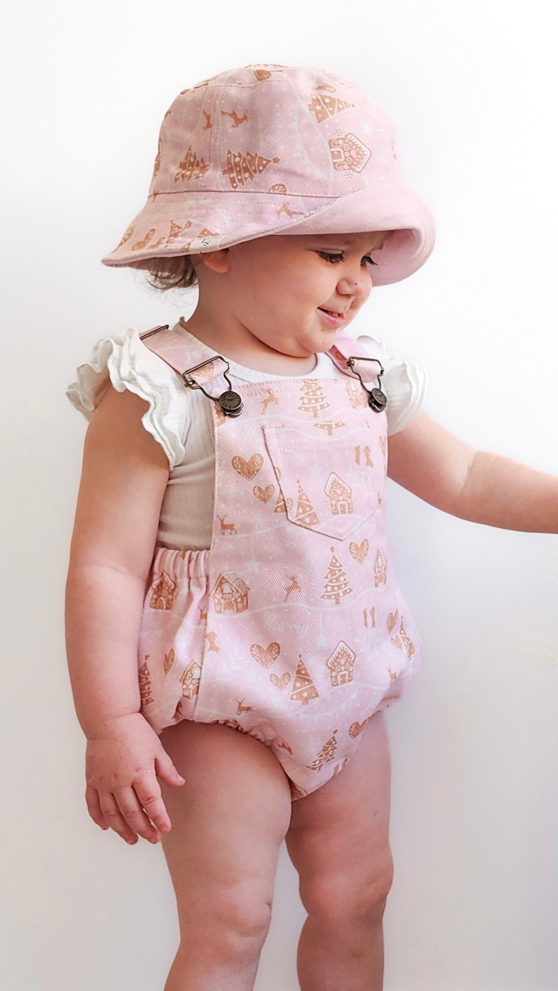 Reversible Summer Hat for Women - Pink Christmas Village Design, Wide Brim Sun Hat for Beach, Gardening, and Outdoor Activities