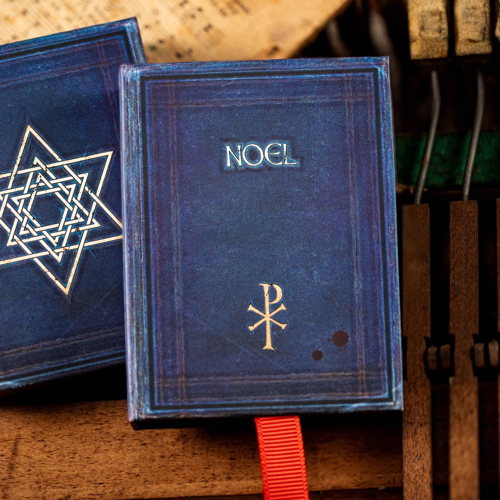 Premium Noel GLD Luxury Playing Cards - Elegant Gold Foil Deck for Poker, Magic Tricks & Collectors - Perfect for Parties, Casino Nights & Gifts