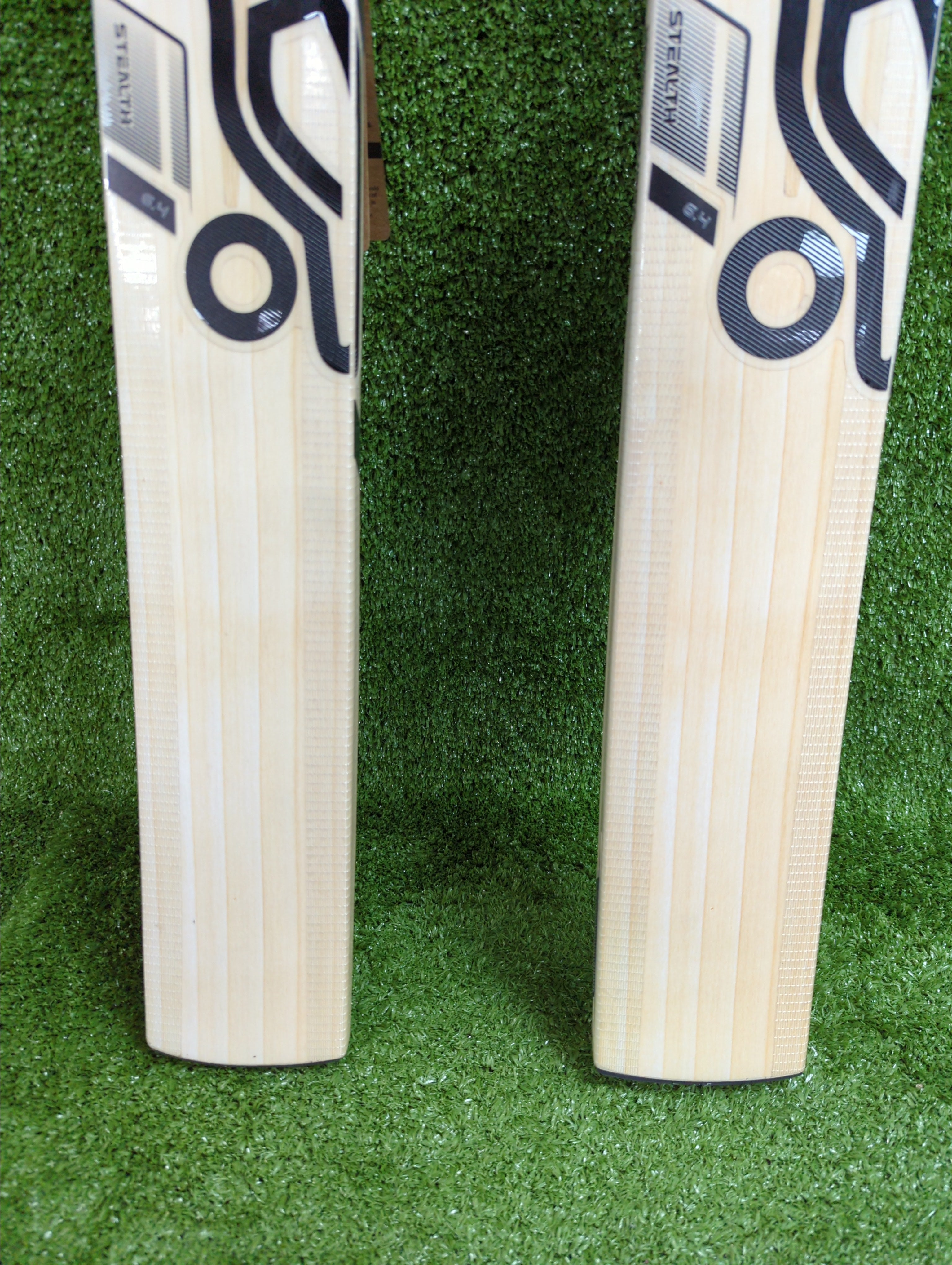 Kookaburra Stealth 6.4 Junior/Youth Cricket Bat - English Willow - Perfect for Youth Cricket Training & Matches