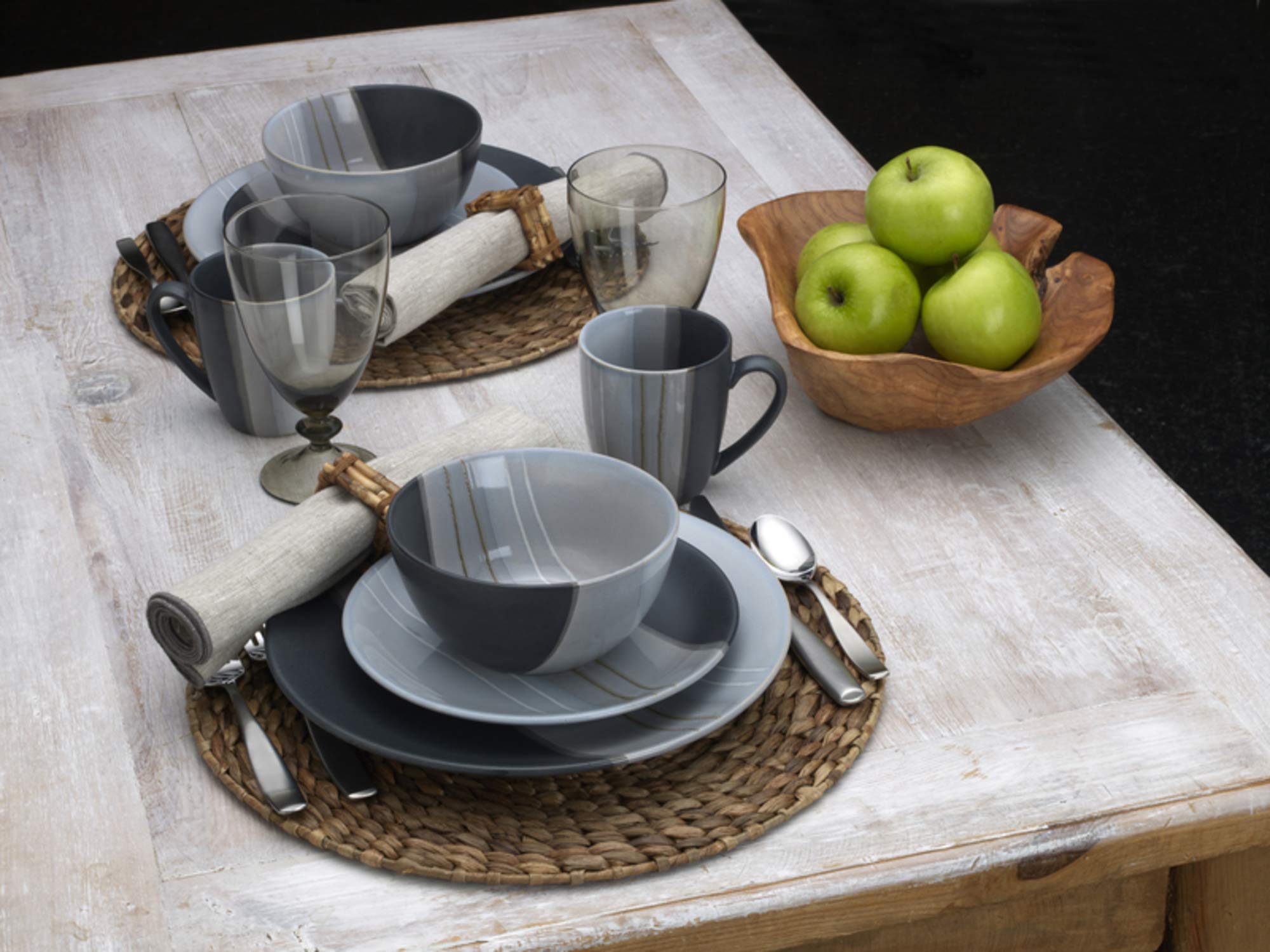 Pfaltzgraff Parker Gray 16-Piece Dinnerware Set for 4 - Modern Stoneware Plates, Bowls & Mugs - Durable Dish Set for Everyday Dining, Family Meals & Entertaining Guests