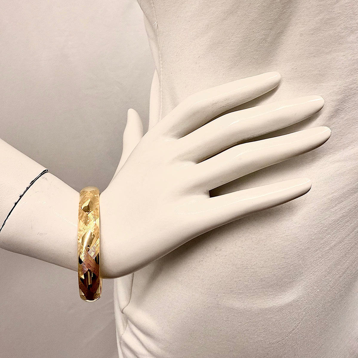 14K Gold Hinged Bracelet for Women - Elegant Adjustable Bangle for Everyday Wear & Special Occasions