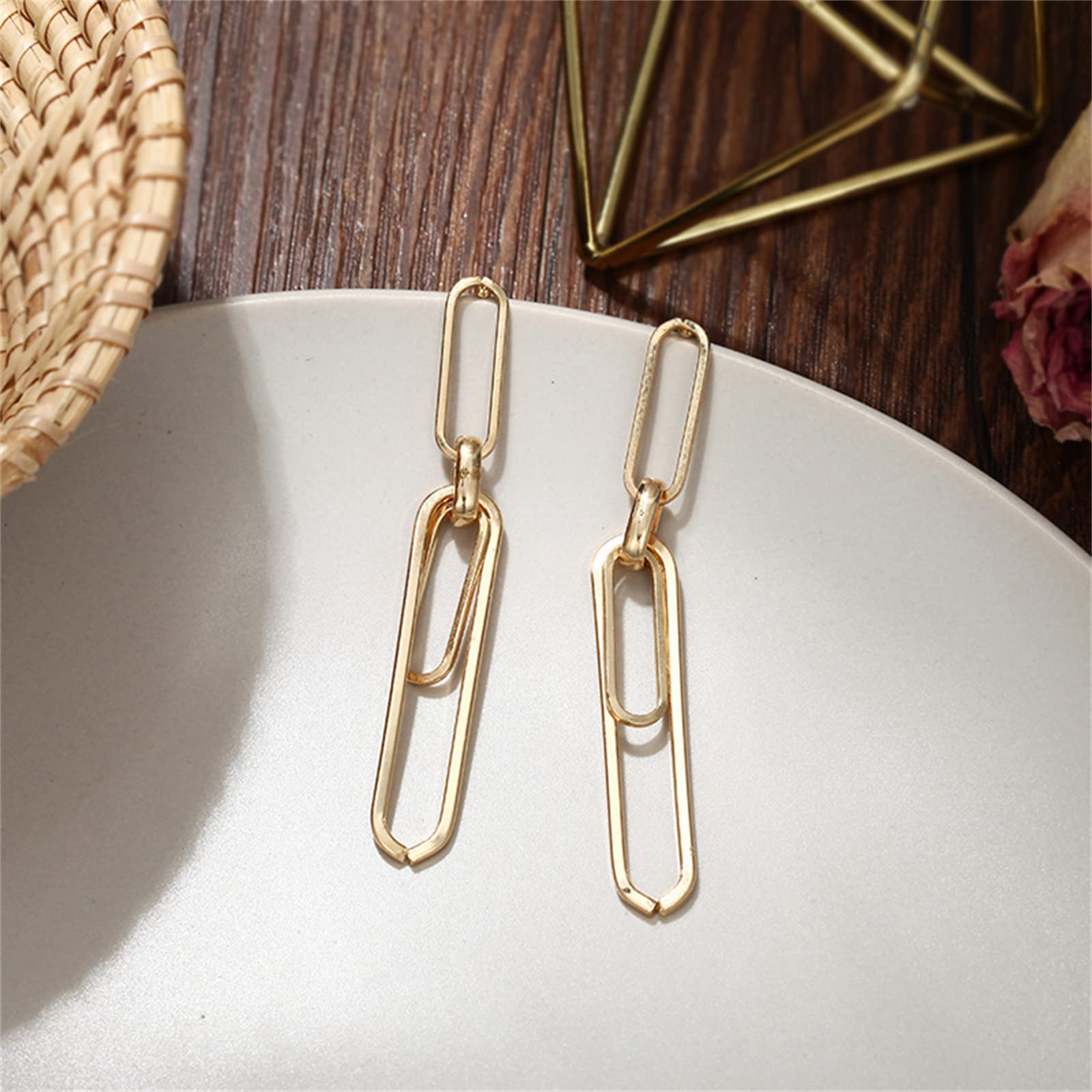MALOYANVE Punk Paperclip Earrings for Women - Exaggerated Long Geometric Drop Dangle Earrings, Gold & Silver Plated Interlocking Chain Hoop Earrings, Minimalist Retro Style | Perfect for Punk Fashion, Night Out, Concert & Edgy Everyday Wear