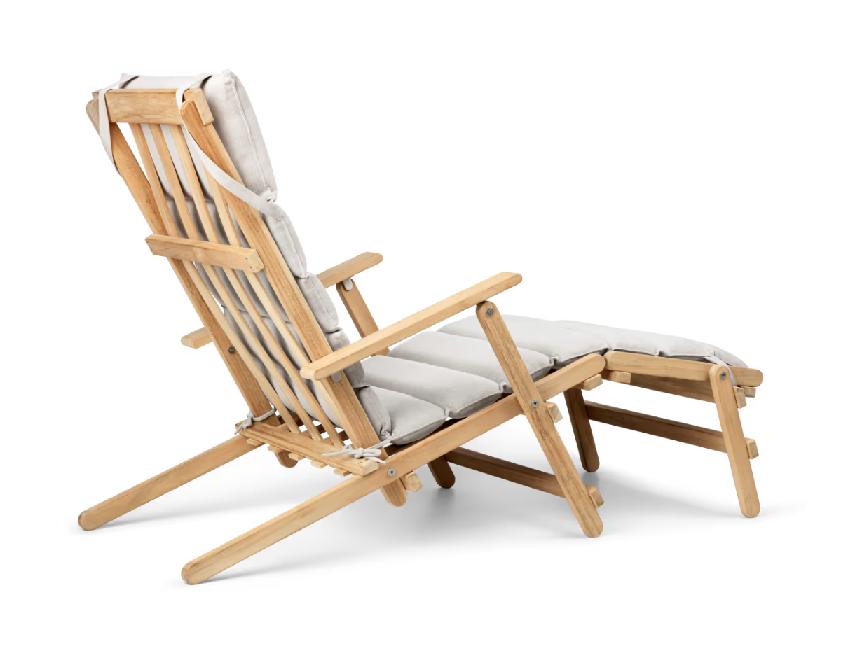 Premium BM5565 Folding Deck Chair with Adjustable Footrest & Comfortable Cushion - Perfect for Beach, Poolside, Patio, and Outdoor Relaxation