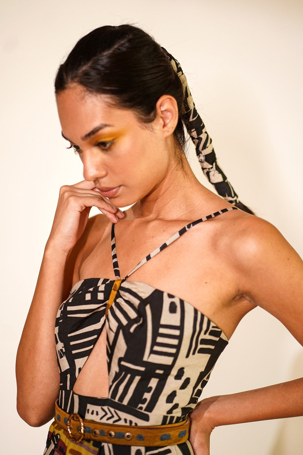 Elegant White Abstract Print Dress for Women - Perfect for Casual Outings, Parties & Summer Vacations