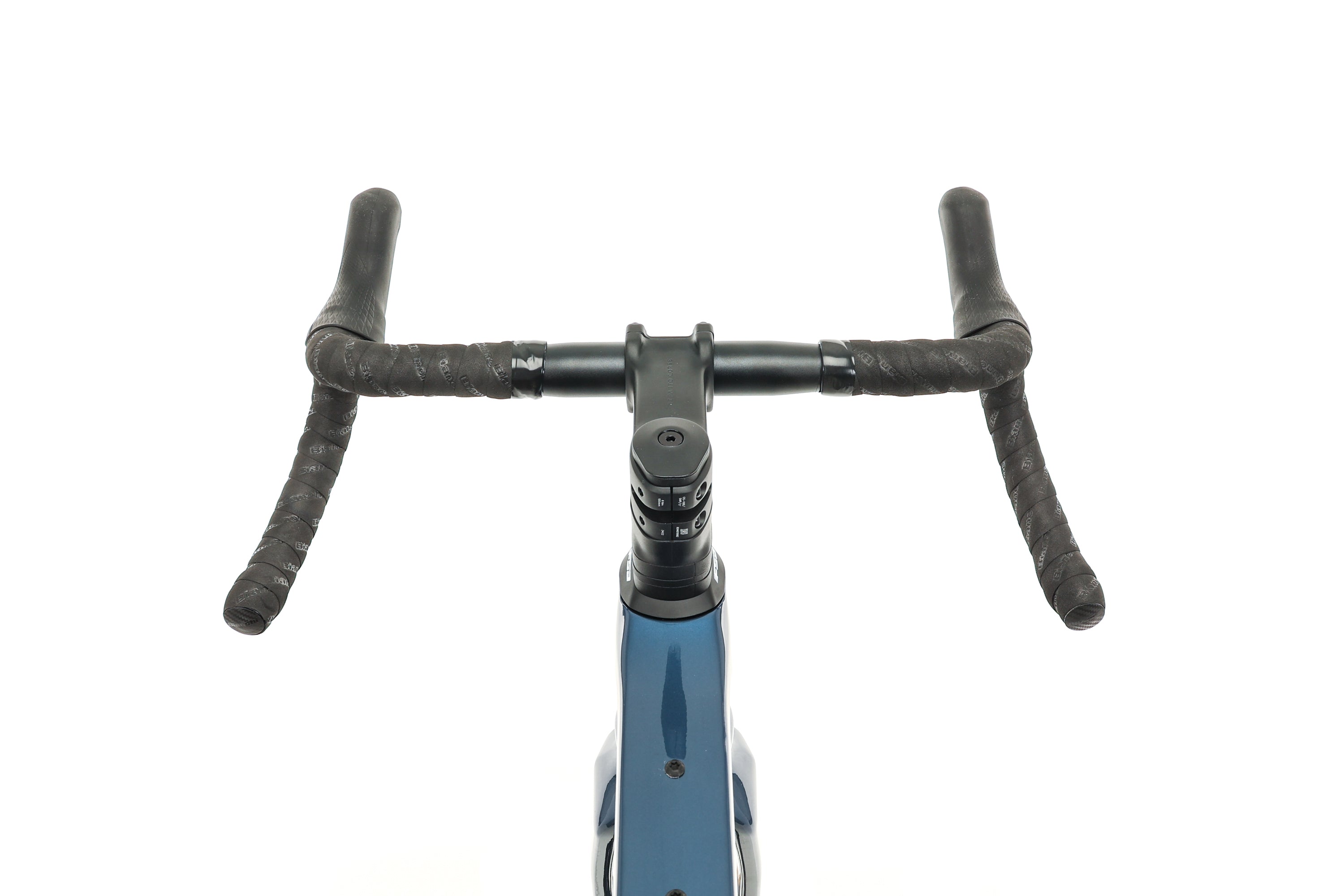 Bianchi Arcadex GRX600 Gravel Bike 2022 - Medium Size for Men & Women | Perfect for Off-Road Cycling, Adventure Riding & Commuting