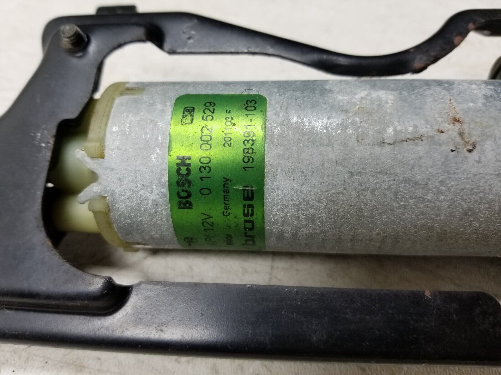 Original Porsche Cayenne Front Passenger Seat Adjustment Motor - 3PCS OEM Replacement Part for 2004-2006 Models | Perfect for Seat Repair & Comfort Upgrade