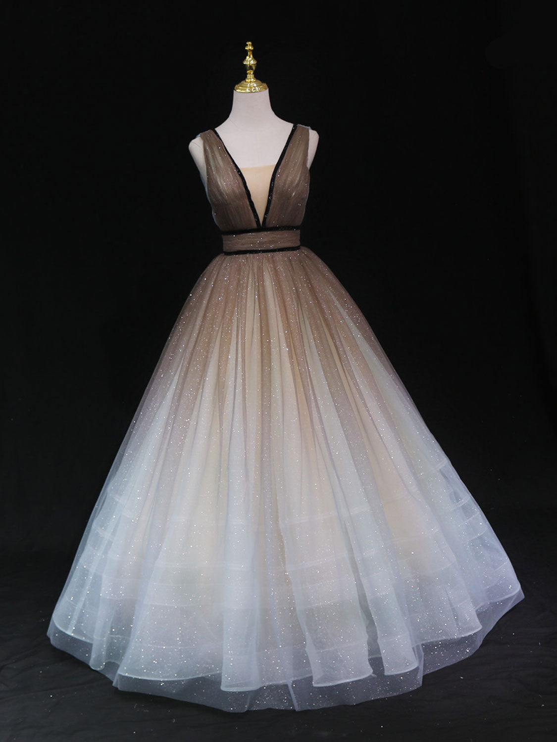 Elegant V-Neck Tulle Long Prom Dress for Women - Formal Graduation Gown with Flowy Skirt | Perfect for Homecoming, Prom Night & Special Occasions