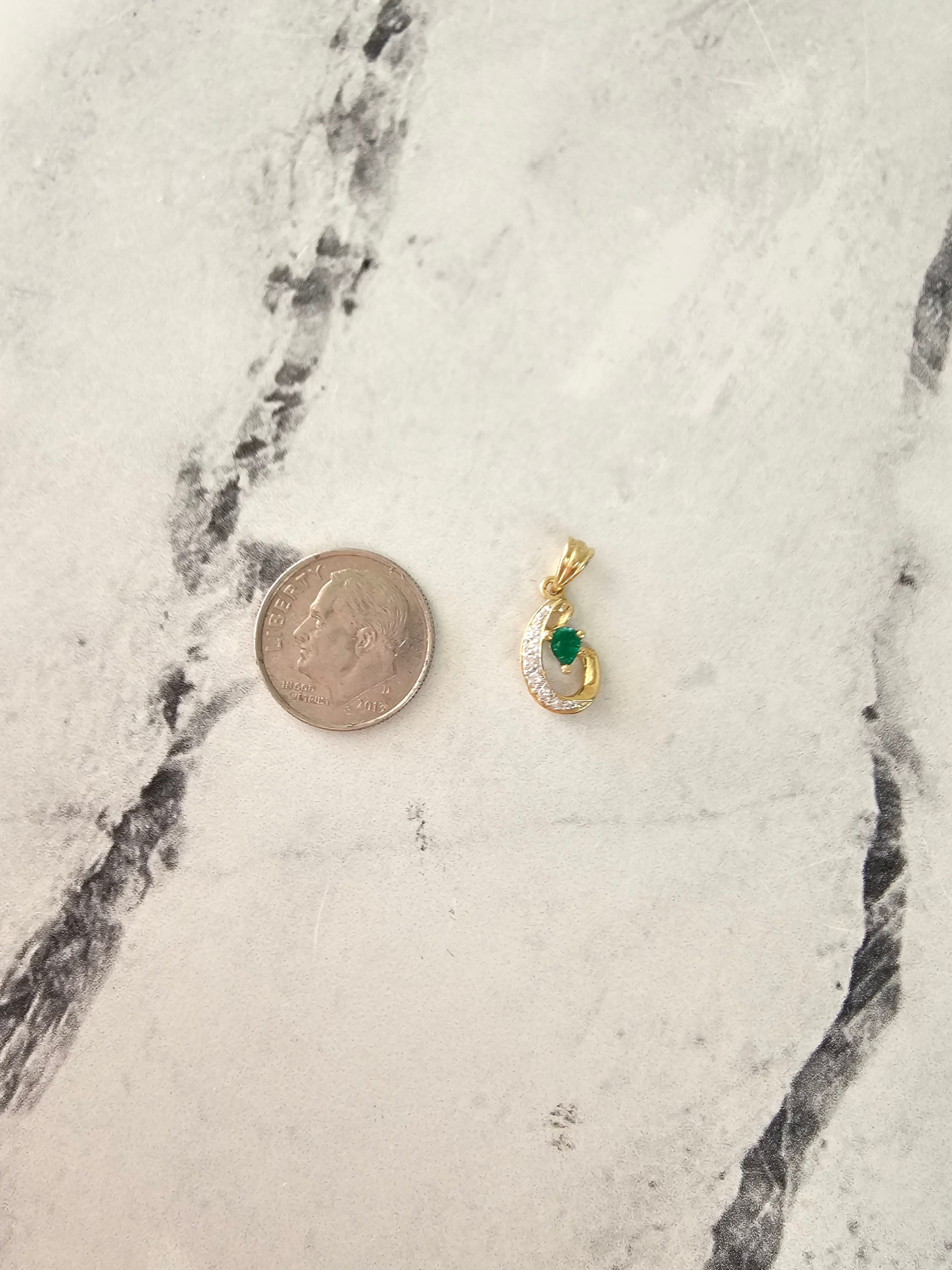 Elegant Pear-Shaped Emerald Necklace with Diamond Accents | 14K Gold Pendant for Women | Perfect for Weddings, Anniversaries & Special Occasions