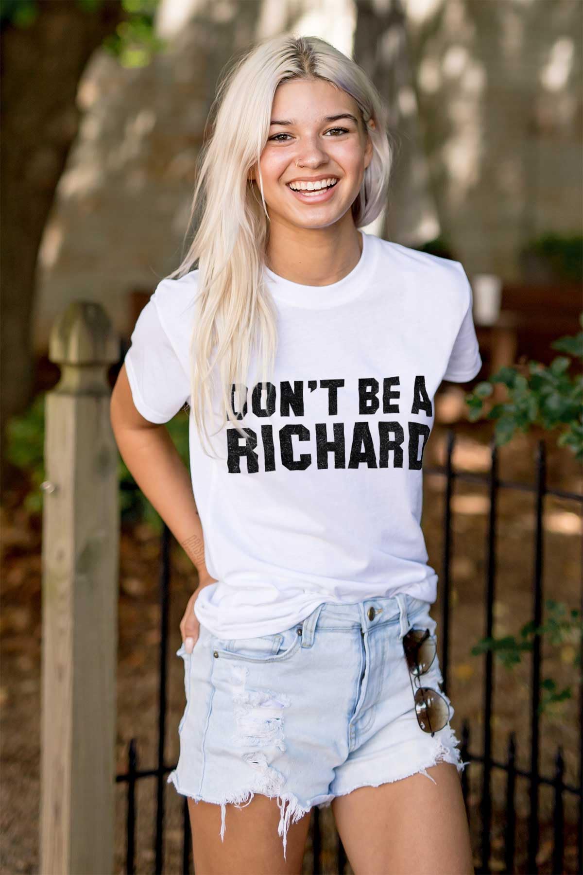 Brisco Brands 'Don't Be A Richard' Funny Gym Graphic T-Shirt for Men & Women - Perfect for Workouts, Casual Wear & Gifts