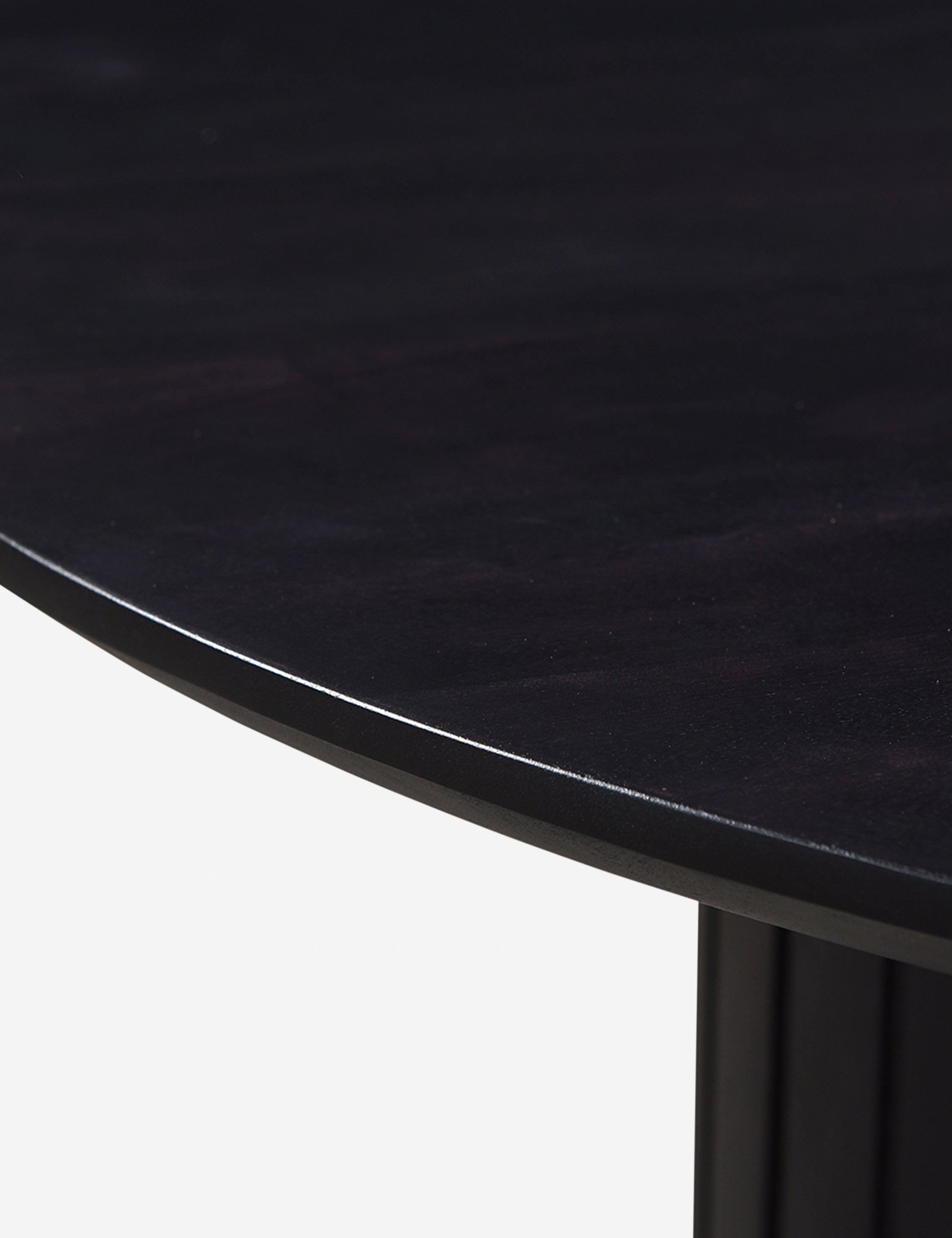 Modern Round Coffee Table - Solid Wood Living Room Center Table for Home Decor, Coffee & Conversations - Perfect for Small Spaces, Apartments & Cozy Gatherings