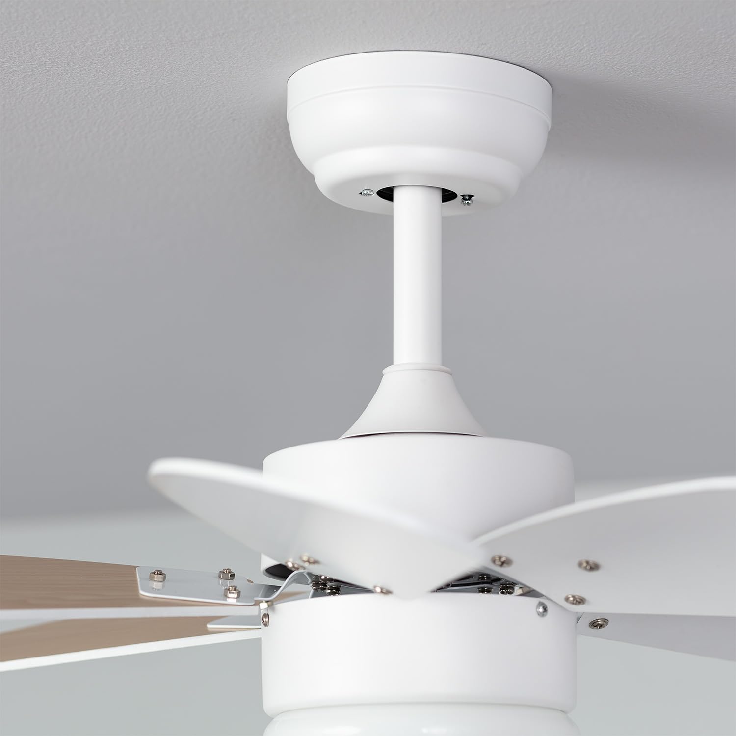 TECHBREY Orion White LED Ceiling Fan with Remote - 6 White Blades, Quiet DC Motor, 6 Speeds, 32 Inch Diameter, Timer - Perfect for Bedroom, Living Room & Office Cooling