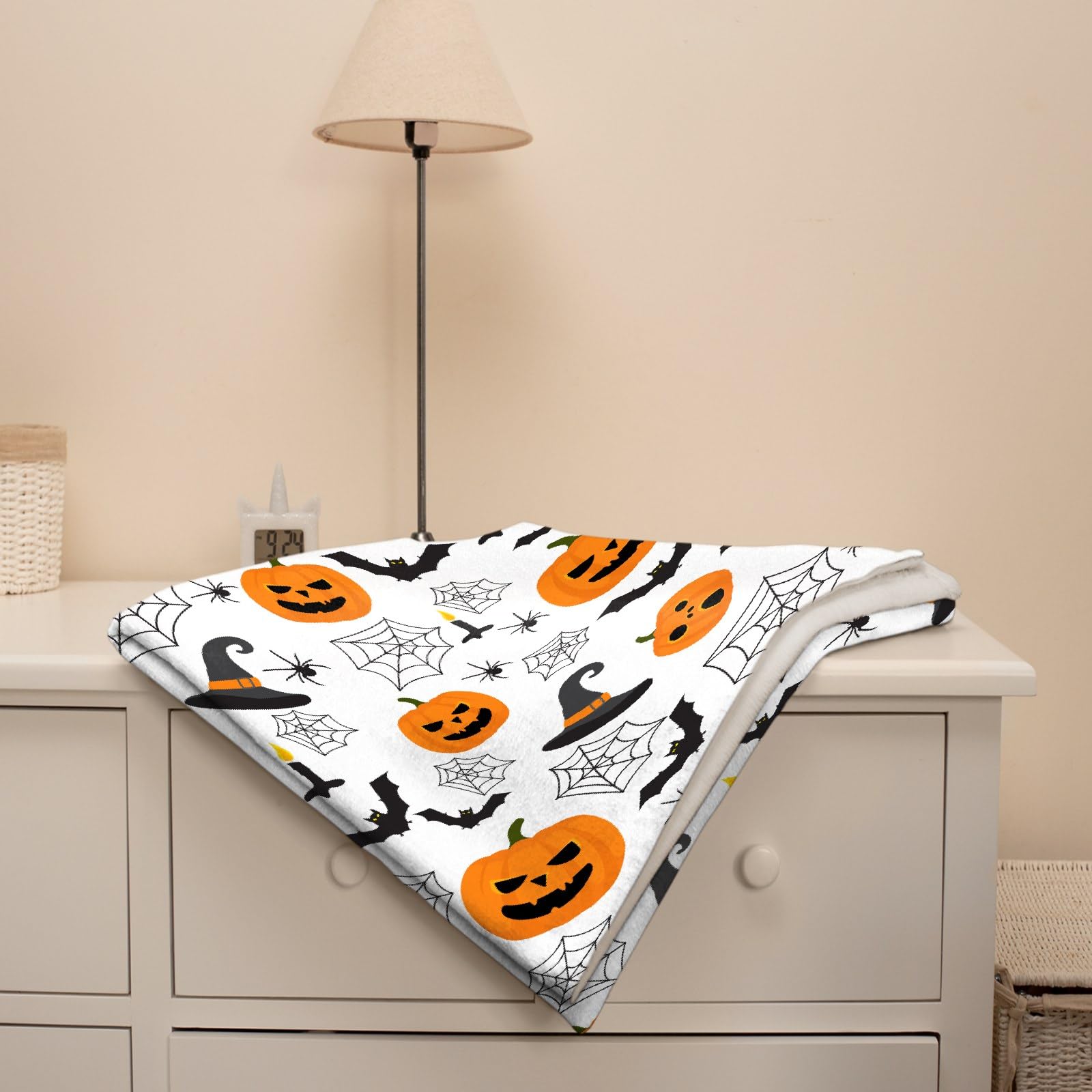 Soft Flannel Halloween Pumpkin Blanket - 90x120 Inches King Size Lightweight Throw for Kids, Girls, Boys, Men & Women - Cozy Gift for Room Decor, Sofa & Fall Season