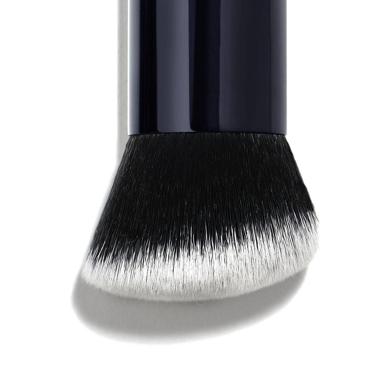 Best Foundation Brush for Flawless Makeup Application - Soft Synthetic Bristles for Liquid & Powder Foundation - Perfect for Daily Makeup & Professional Use