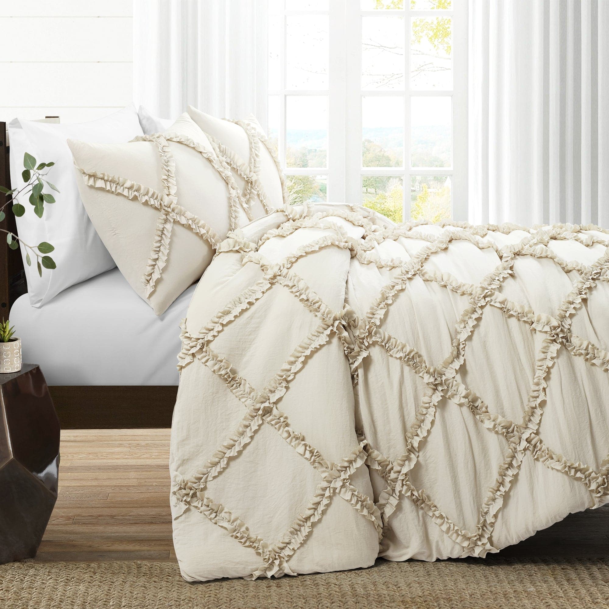 Luxury Ruffle Diamond 3-Piece Comforter Set - Queen Size Bedding with Pillow Shams - Elegant Bedroom Decor for Master Suite or Guest Room