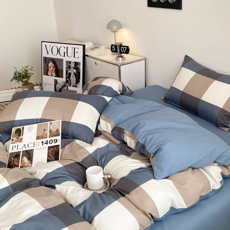 Large Plaid Print Bedding Set - King Size Flannel Bed Sheets with Pillowcases - Cozy Winter Bedroom Decor for Home & Guest Room