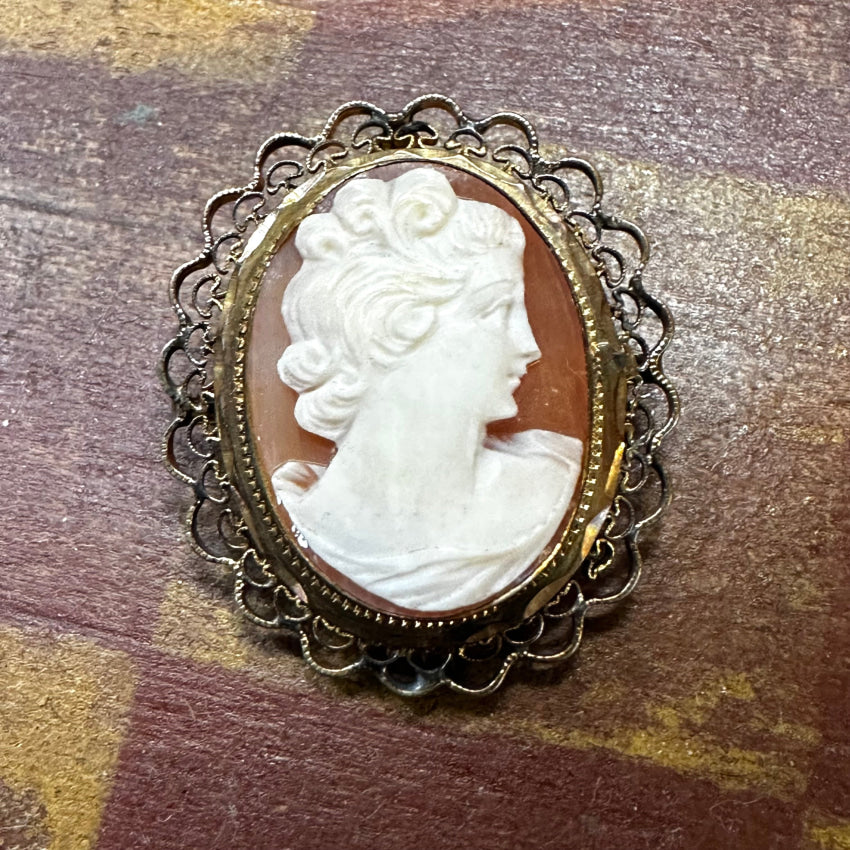 Vintage 1/20 12KT Yellow Gold Carved Shell Cameo Pendant Pin - Elegant Antique Jewelry for Women, Perfect Gift for Mother's Day, Birthday & Special Occasions
