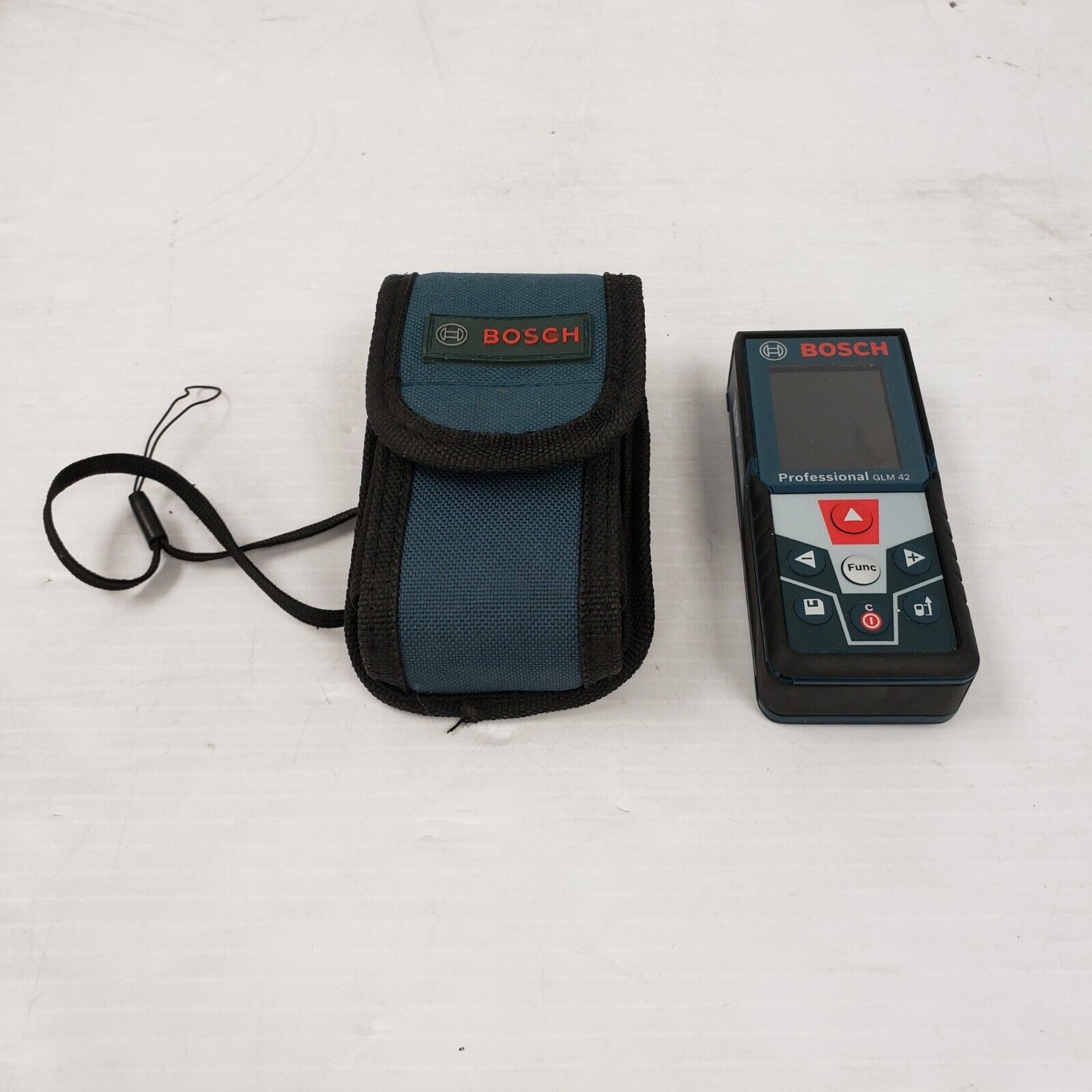 Bosch GLM42 Laser Level - 42ft Laser Distance Measure with High Accuracy for Construction, DIY Projects & Home Renovation - Perfect for Measuring Rooms, Landscaping and Interior Design