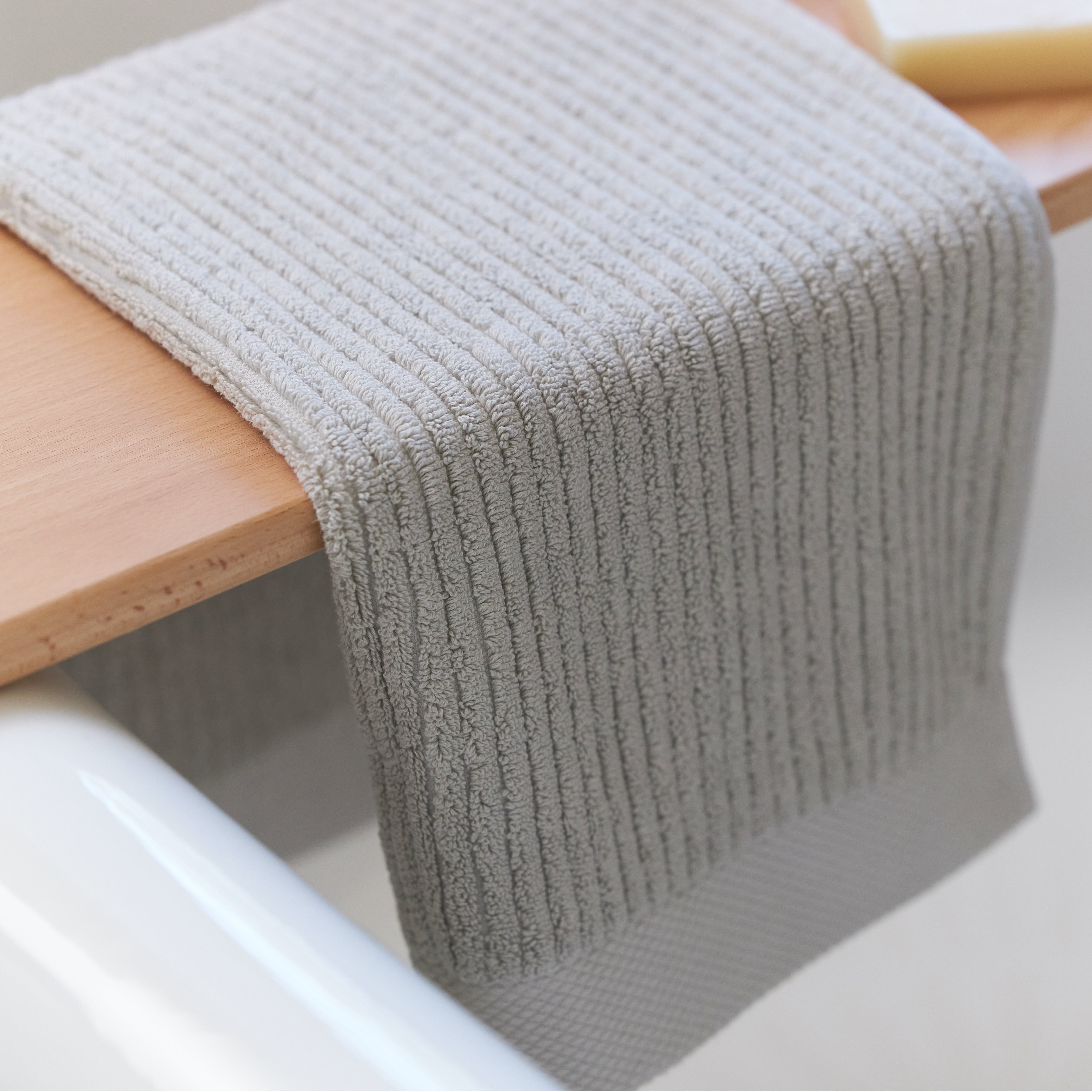 Premium Organic Cotton Bath Towels - Ultra Soft, Absorbent & Eco-Friendly - Perfect for Spa, Bath & Beach Use