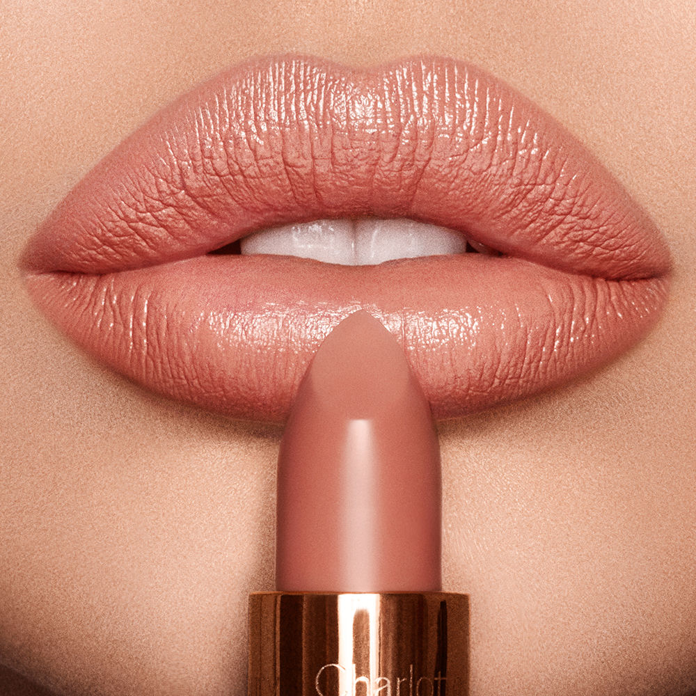 K.I.S.S.I.N.G. Lipstick - Long Lasting Matte Lipstick for Women, Hydrating & Non-Drying, Cruelty-Free & Vegan, 12 Hour Wear - Perfect for Parties, Date Nights & Everyday Makeup Looks