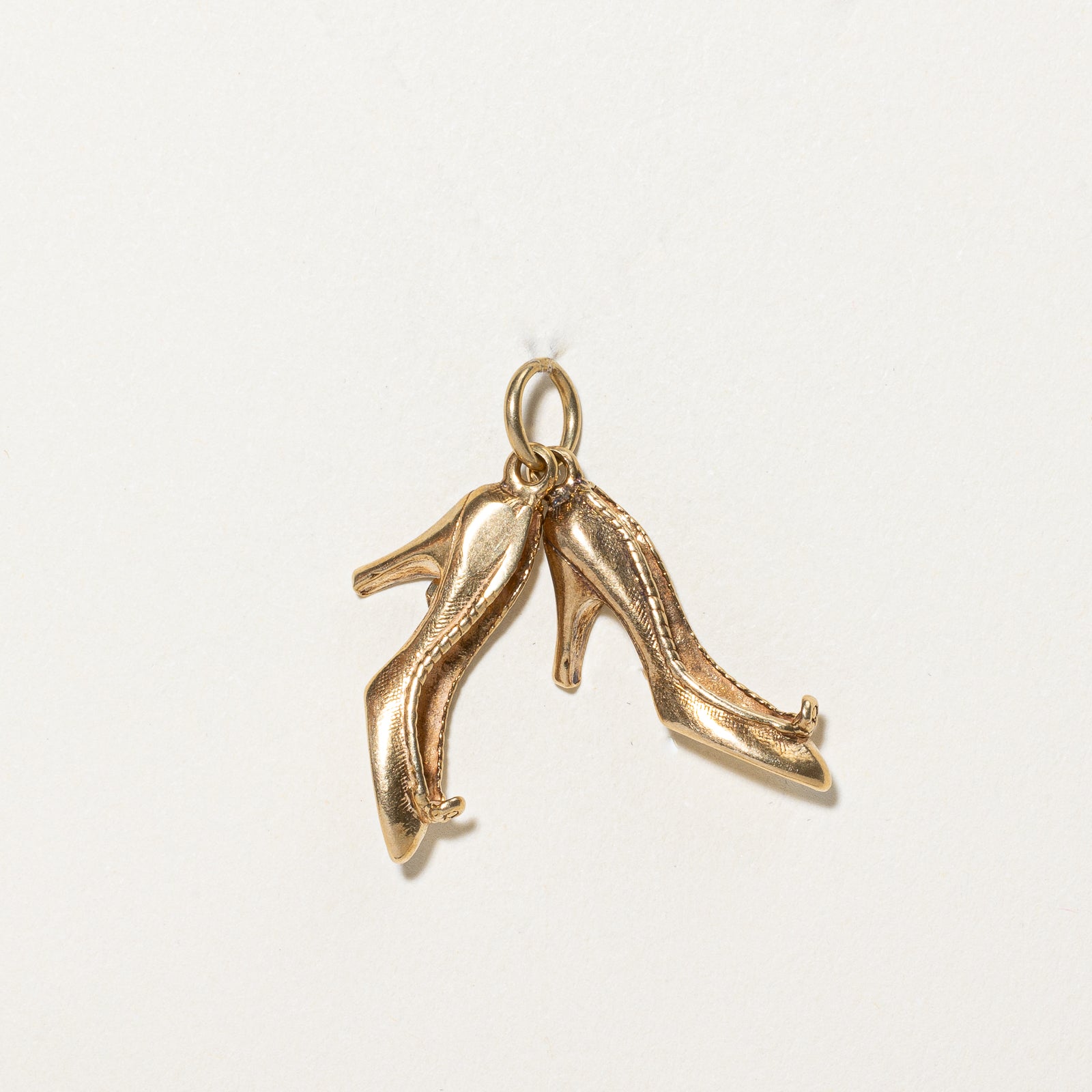 18K Yellow Gold High Heels Charm Pendant - Elegant Shoe Jewelry for Women | Perfect Gift for Dancers, Brides & Fashion Lovers