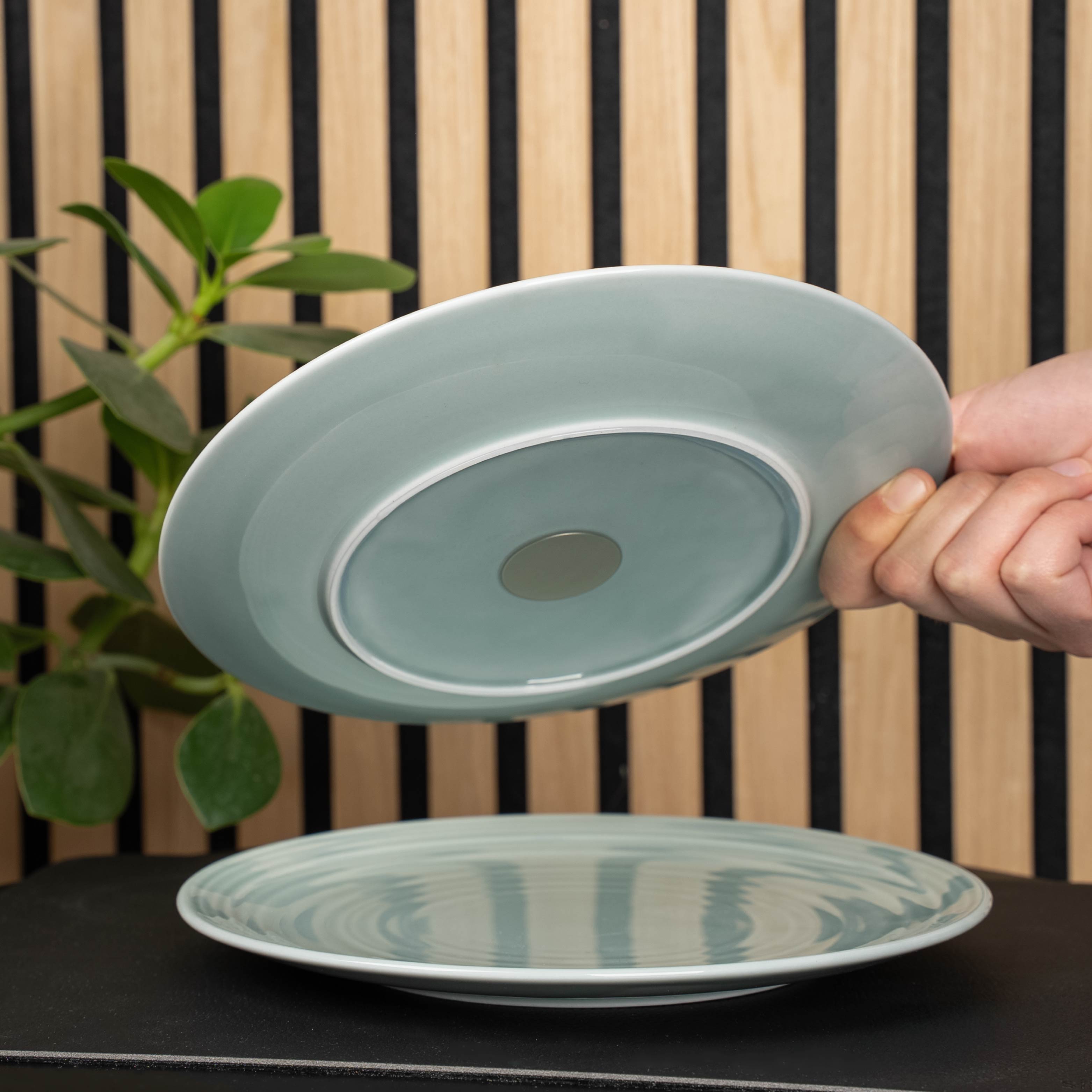 Premium 23cm Cyan Porcelain Plate with Magnet - Elegant Dining & Kitchen Decor for Home, Parties & Gifts