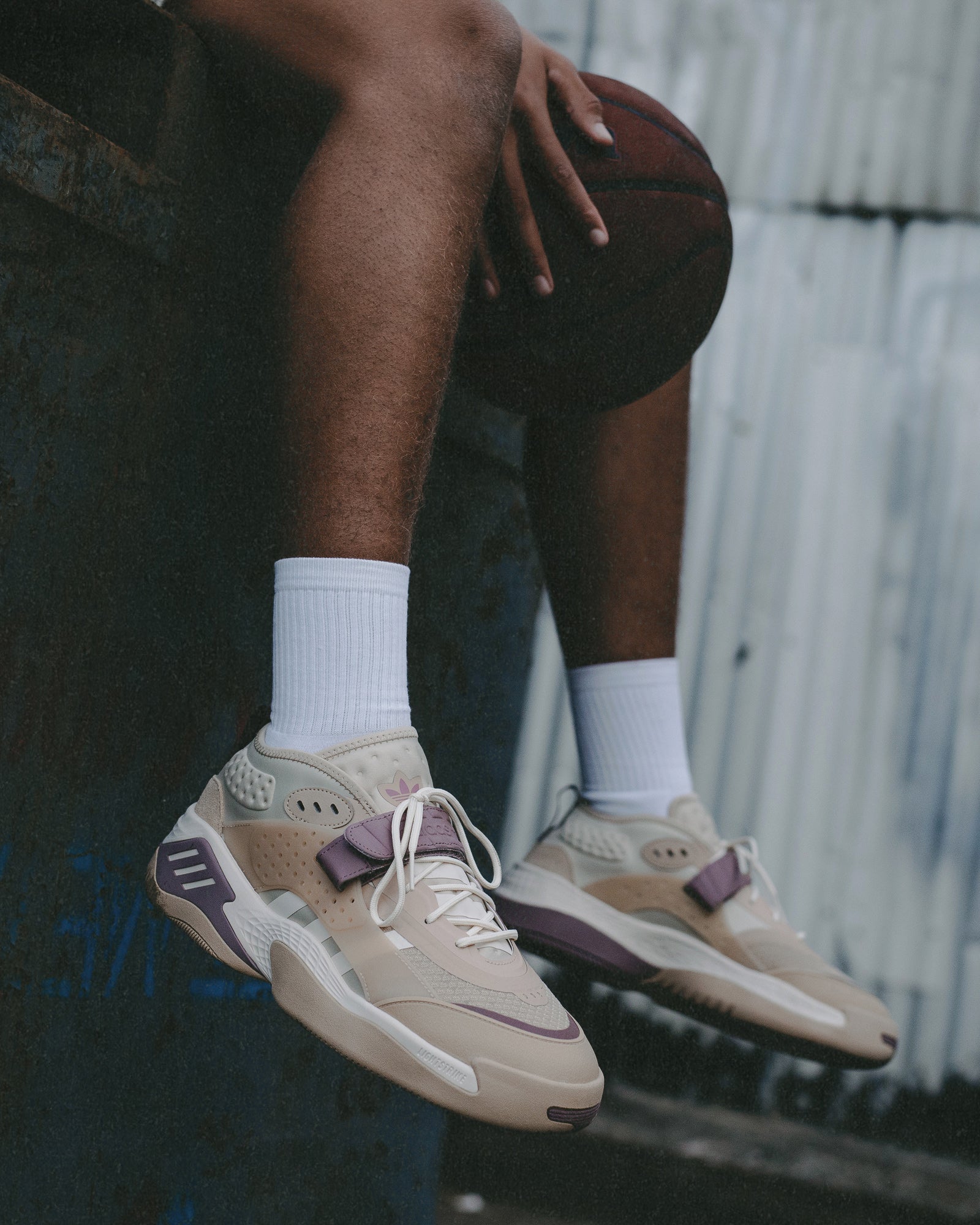Adidas Streetball III Magic Beige Sneakers - Men's Retro Basketball Shoes for Casual Wear & Street Style