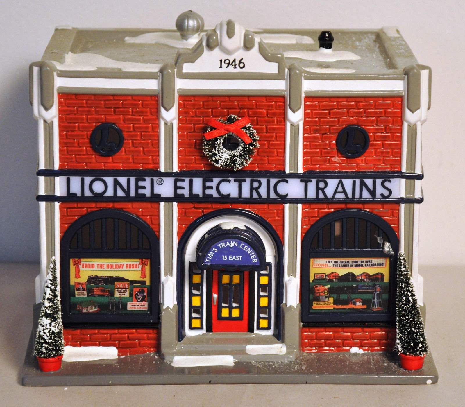 Dept. 56 Lionel Electric Train Set - Collectible Model Train with Realistic Details - Perfect for Holiday Displays, Christmas Villages & Train Enthusiasts