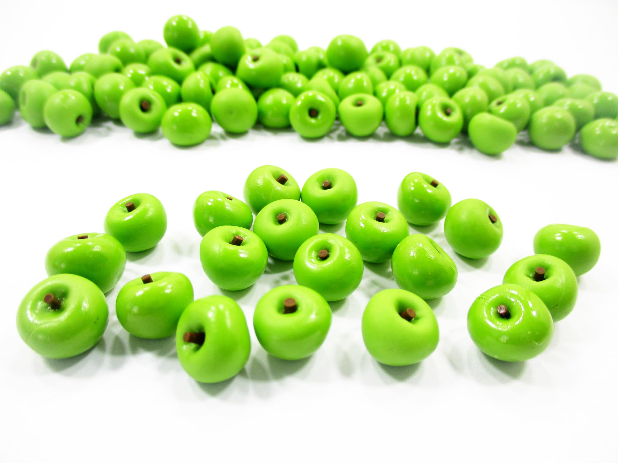 20PCS Miniature Green Apple Dollhouse Food Decorations - Tiny Realistic Fruit Accessories for Dollhouse, DIY Crafts, and Fairy Garden Scenes | Perfect for Miniature Displays, Model Train Sets, and DIY Projects