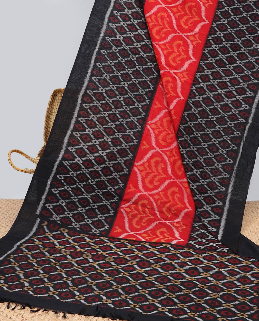 Stylish Black and Red Argyle Ikat Cotton Saree with Plain Border & Argyle Pallu - Perfect for Weddings, Parties, and Cultural Events