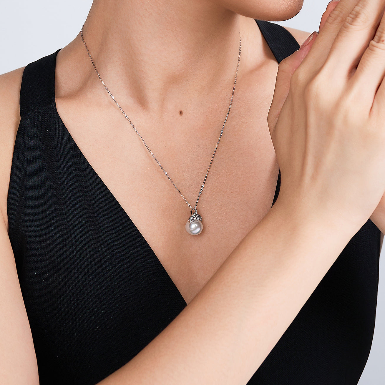 18K Solid Gold Diamond & Australian White Saltwater Pearl Necklace - Elegant Bridal Jewelry, Anniversary Gift for Her, Wedding Party Accessory