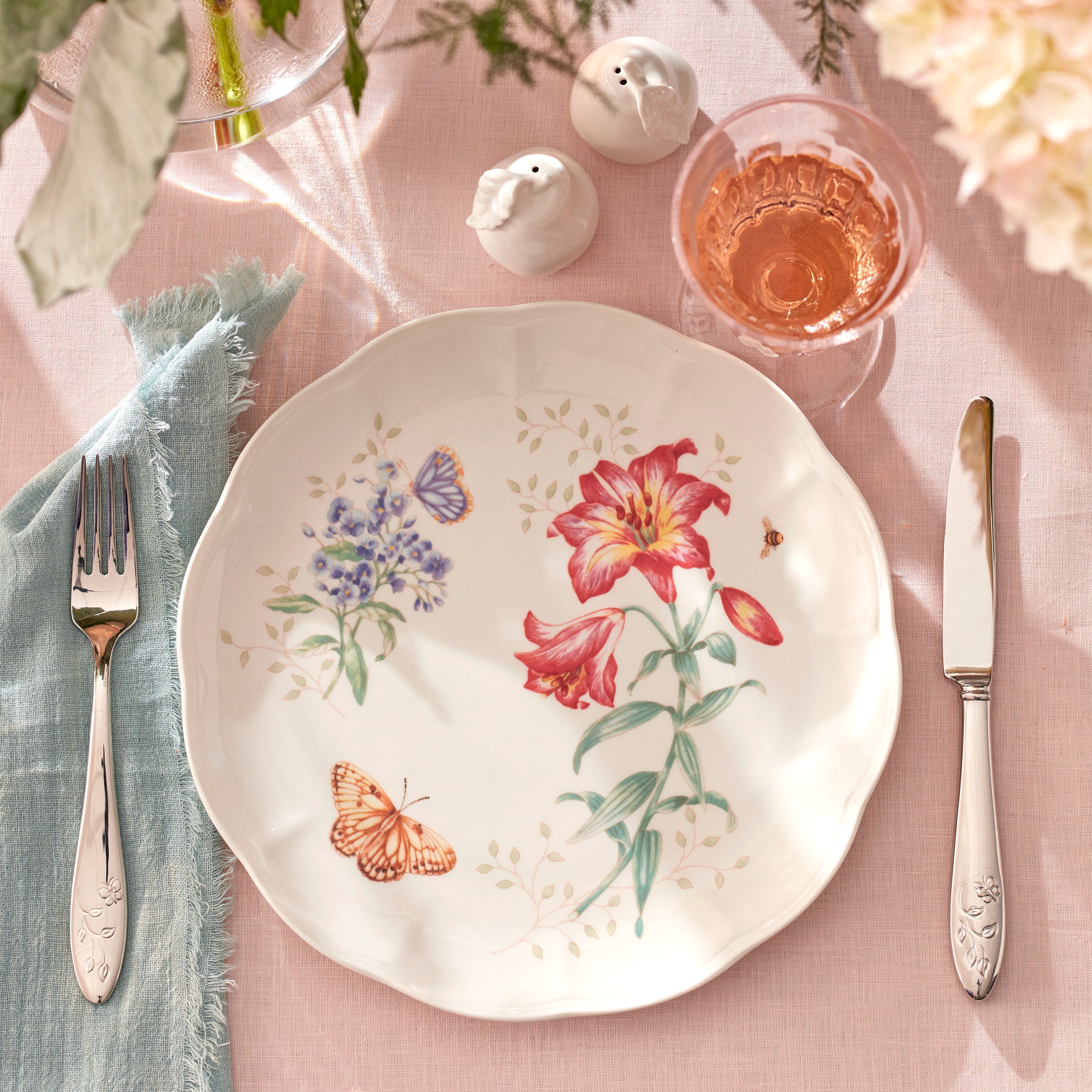 Butterfly Meadow 18-Piece Dinnerware Set - Porcelain Plates, Bowls & Cups - Elegant Floral Design for Dining, Parties & Home Decor