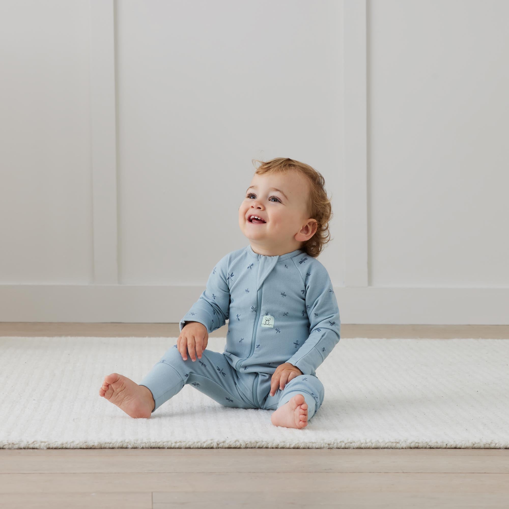 ergoPouch 1.0 TOG Long Sleeve Sleep Zip Bodysuit - Baby Sleepwear with Dragonfly Print - Perfect for Nursery, Bedtime & Newborn Comfort