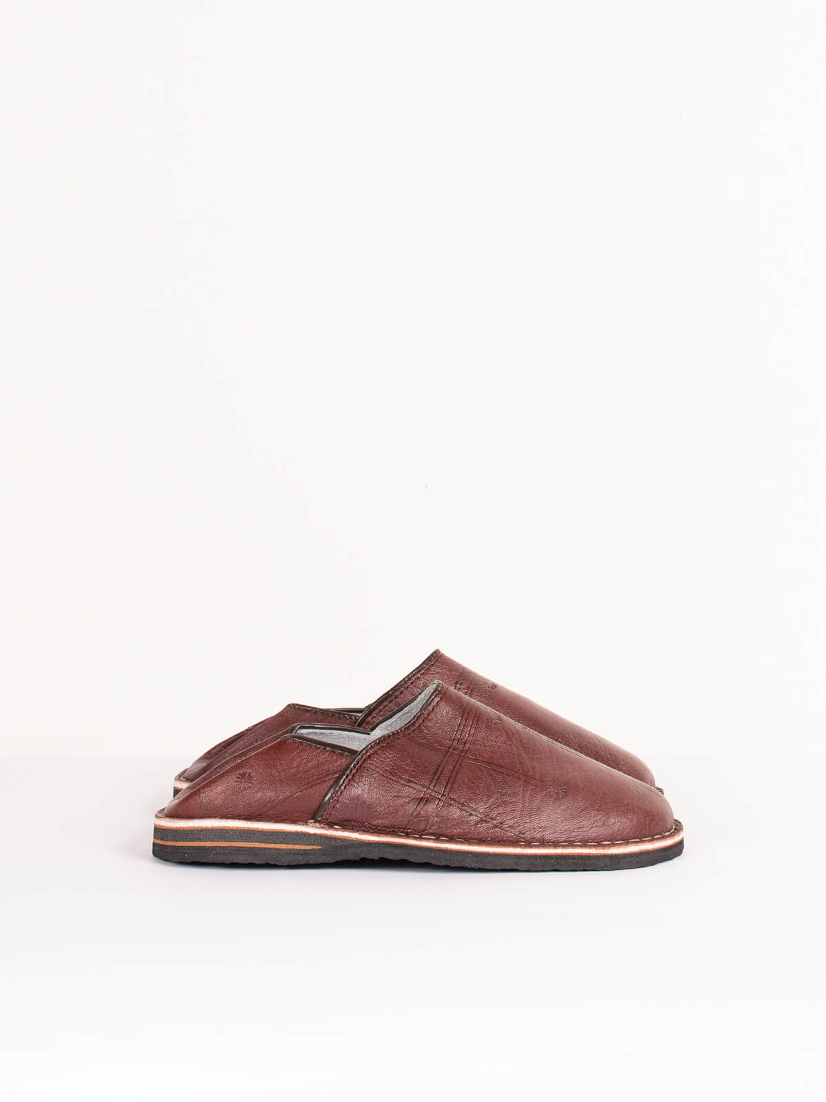 Authentic Moroccan Berber Babouche Slippers - Soft Leather Comfortable House Shoes for Men & Women - Perfect for Home, Lounge & Cultural Fashion (Brown)